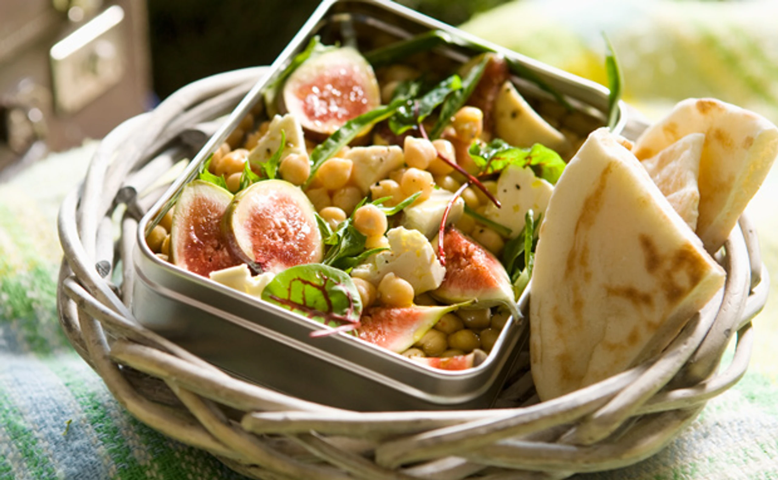 Kichererbsensalat mit Feigen und Ziegenkäse