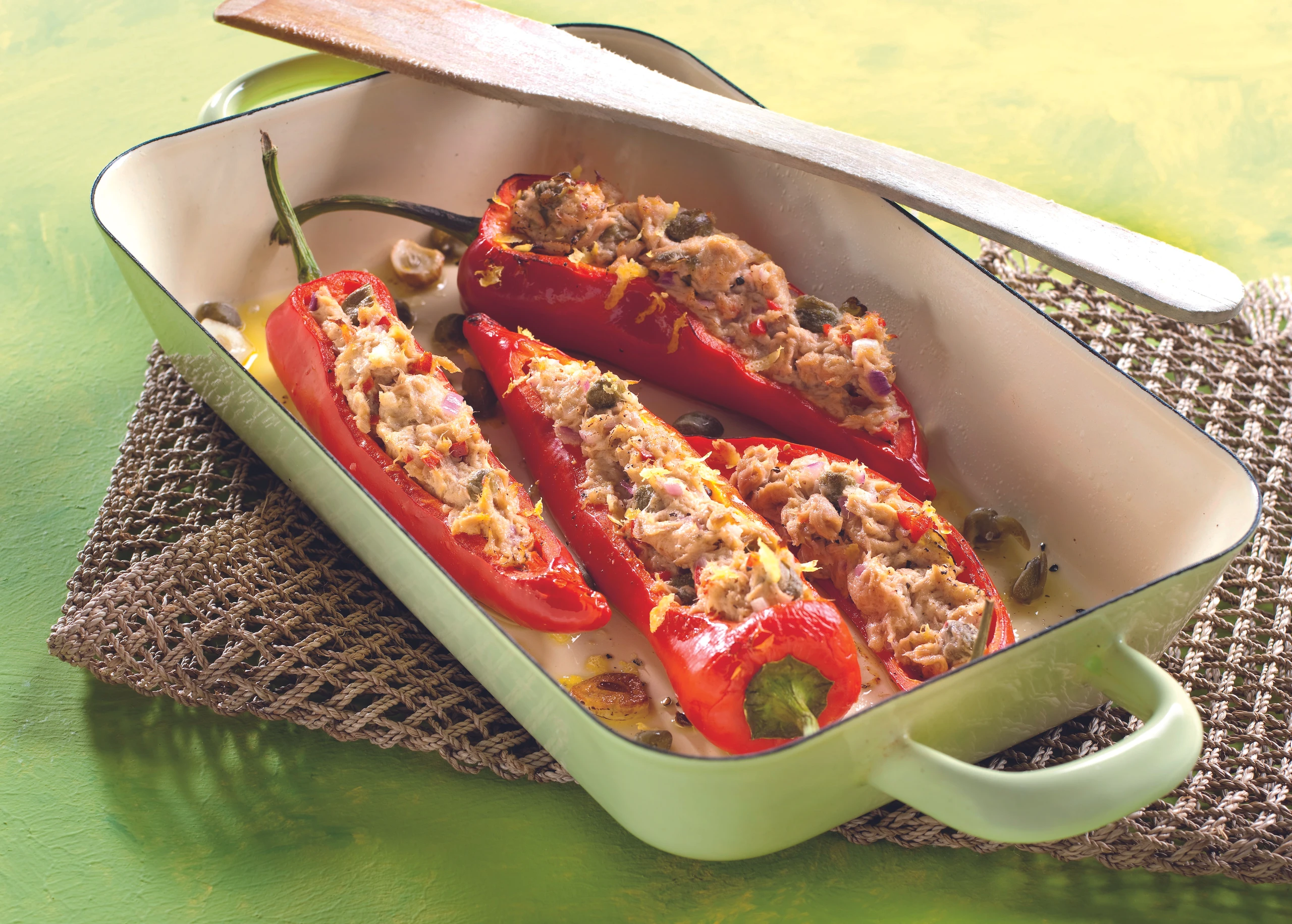 Spitzpaprika mit Thunfischfülle und Kapern