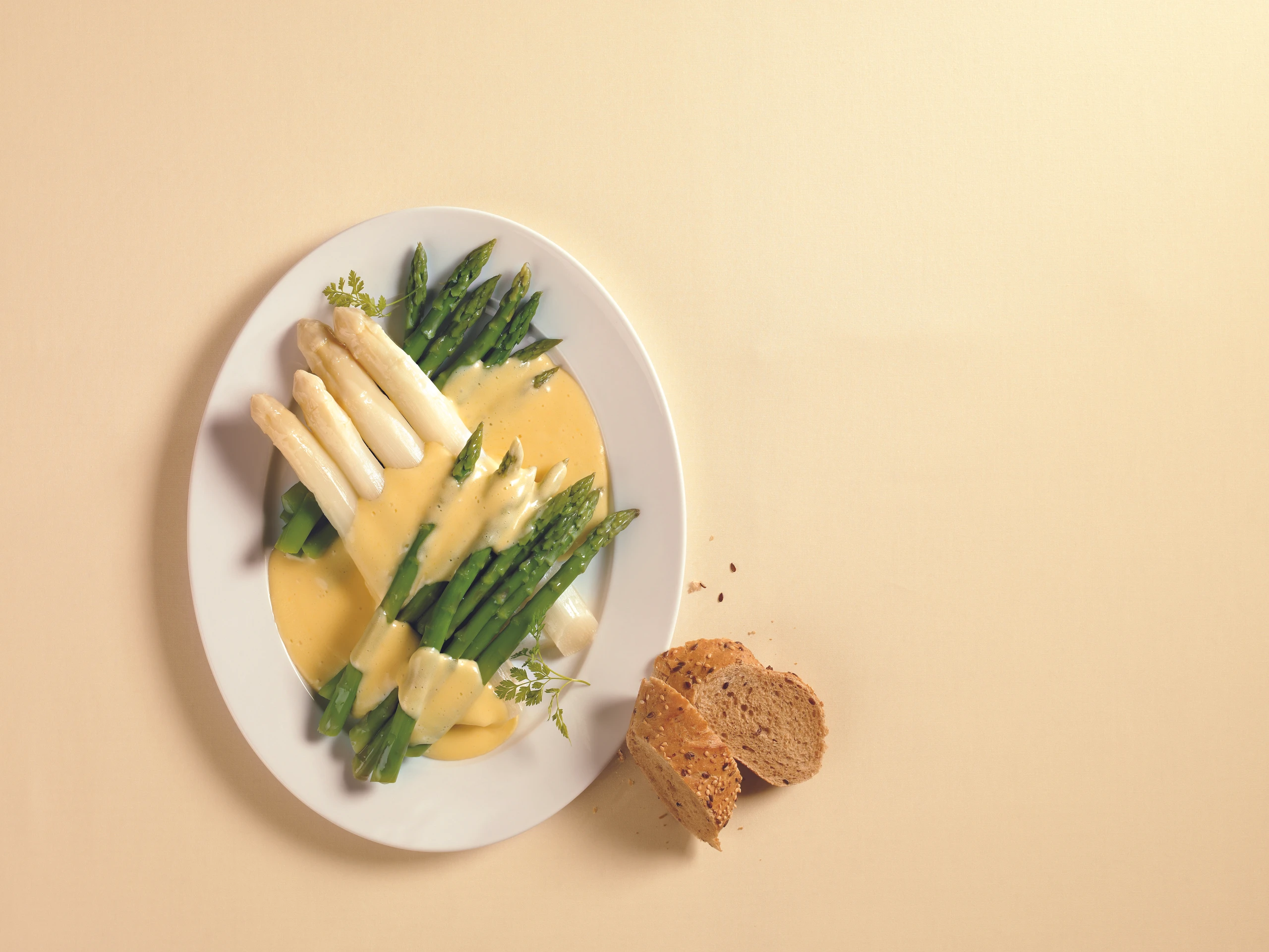 Spargel mit Sauce hollandaise