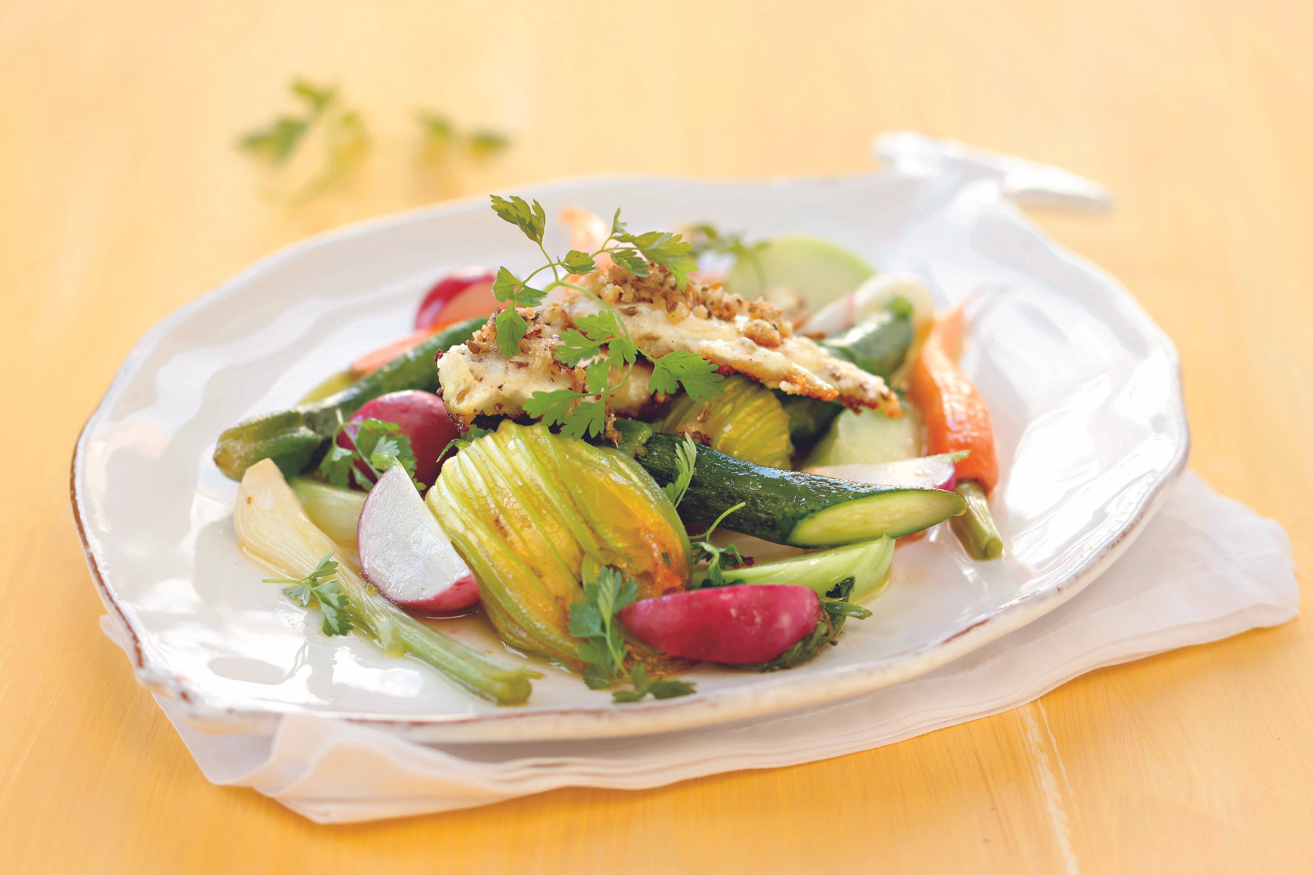 Maischolle mit Gewürzkruste und Gemüse