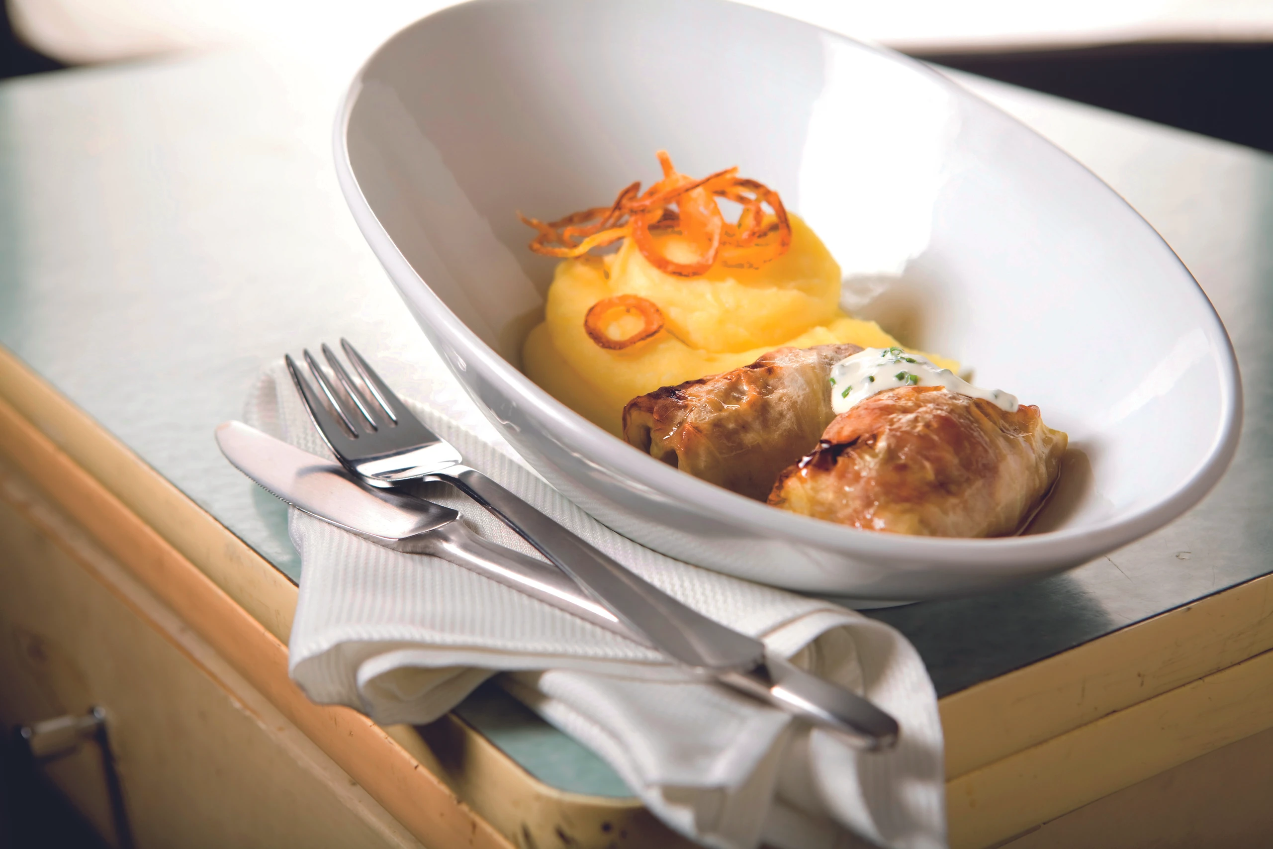 Krautwickler mit Schnittlauchrahm