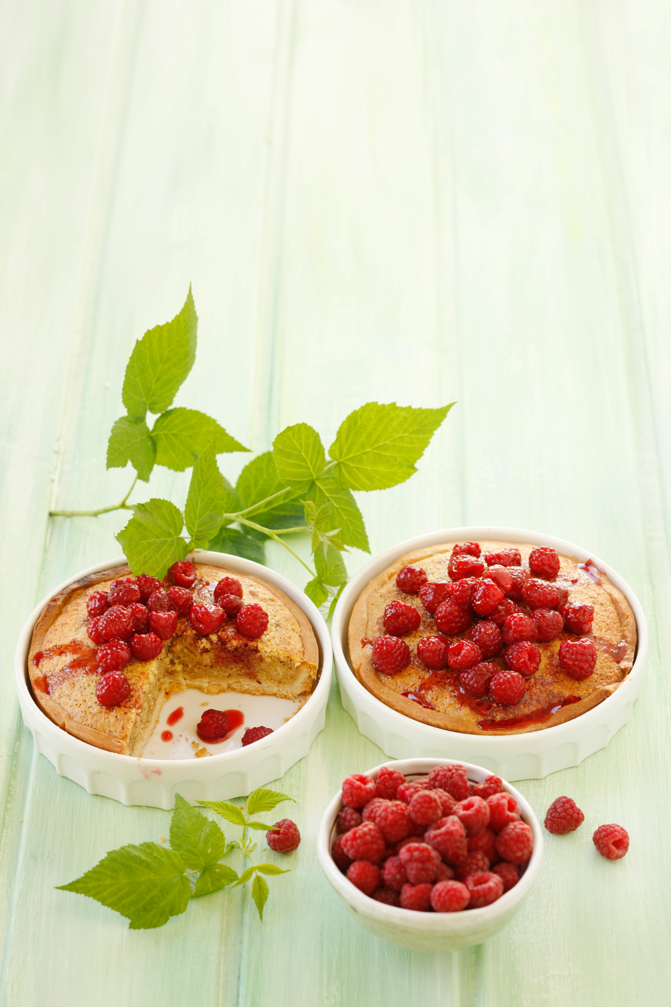 Nusstartelettes mit Himbeeren