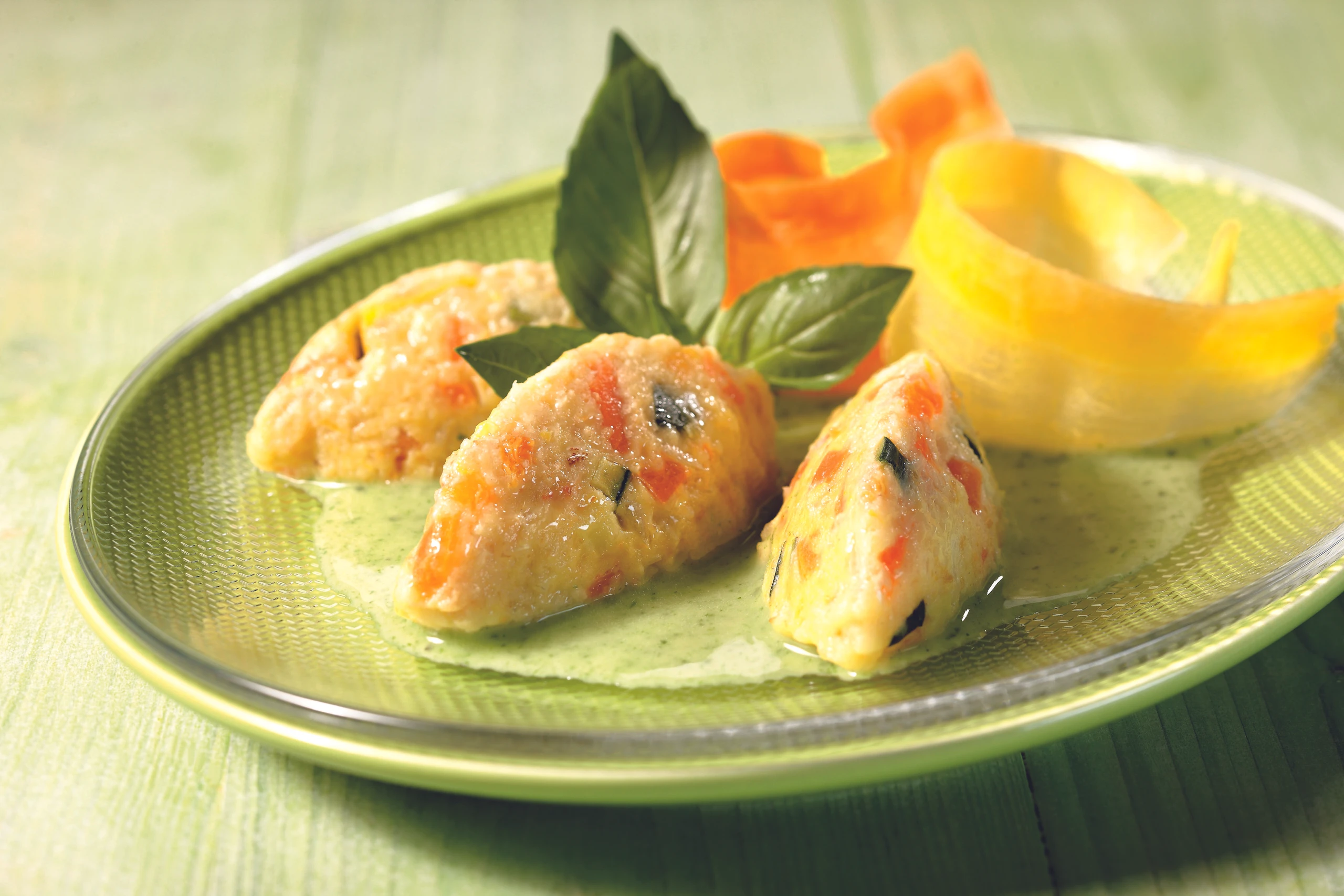 Gemüse Nockerln mit Basilikum Sauce