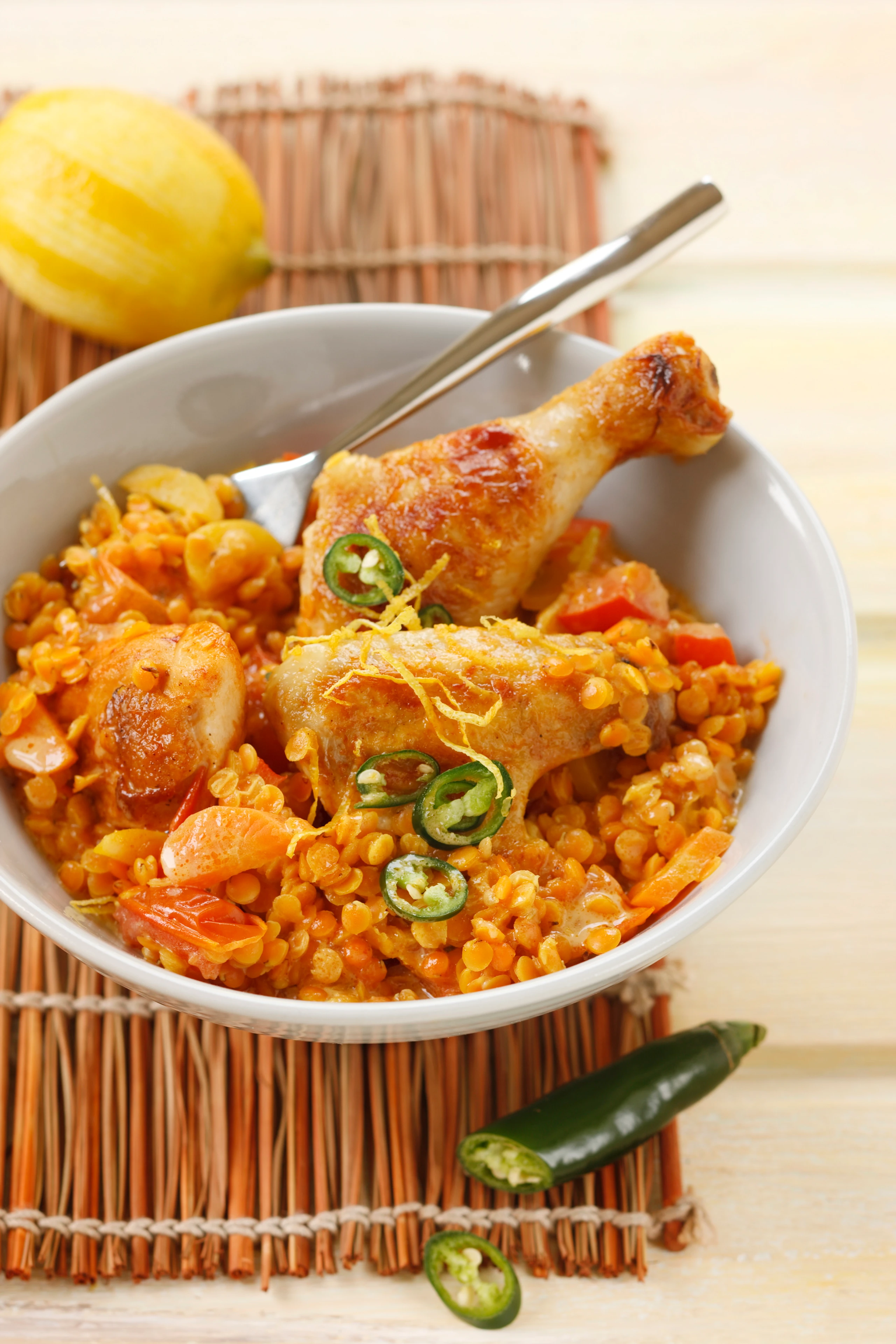 Rotes Linsencurry mit Huhn, Kokos und Chili