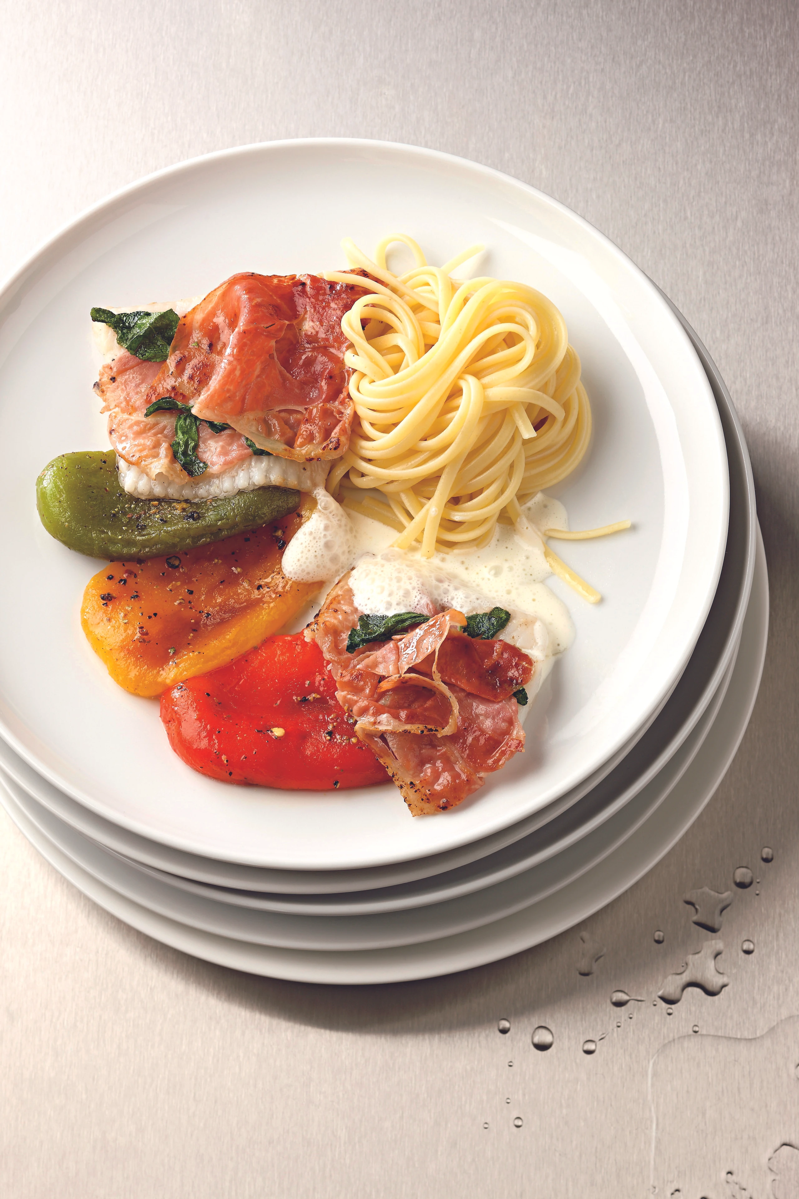 Heilbutt Saltimbocca auf Peperonata