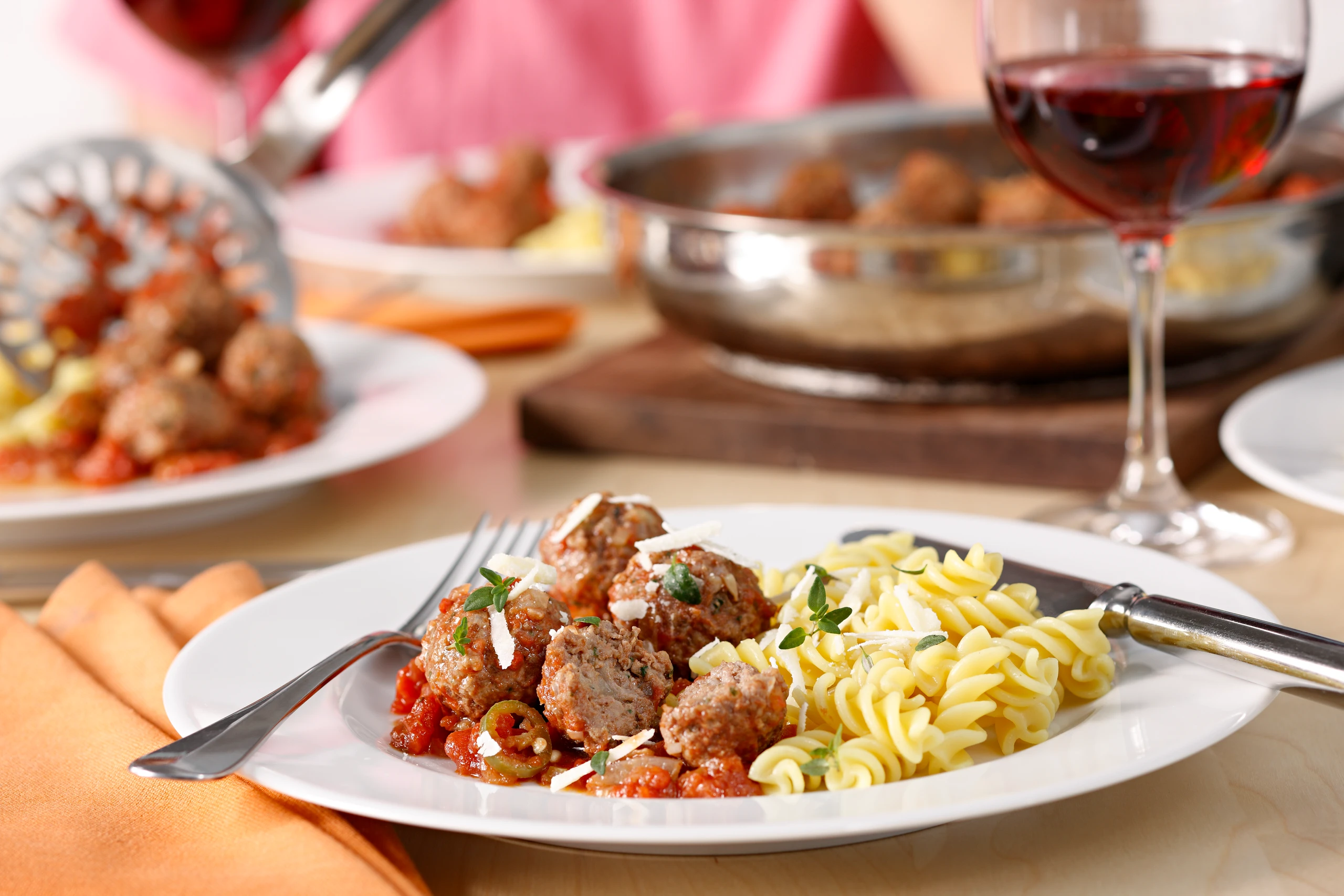 Fusilli mit Polpette Diabolo in pikanter Paradeissauce