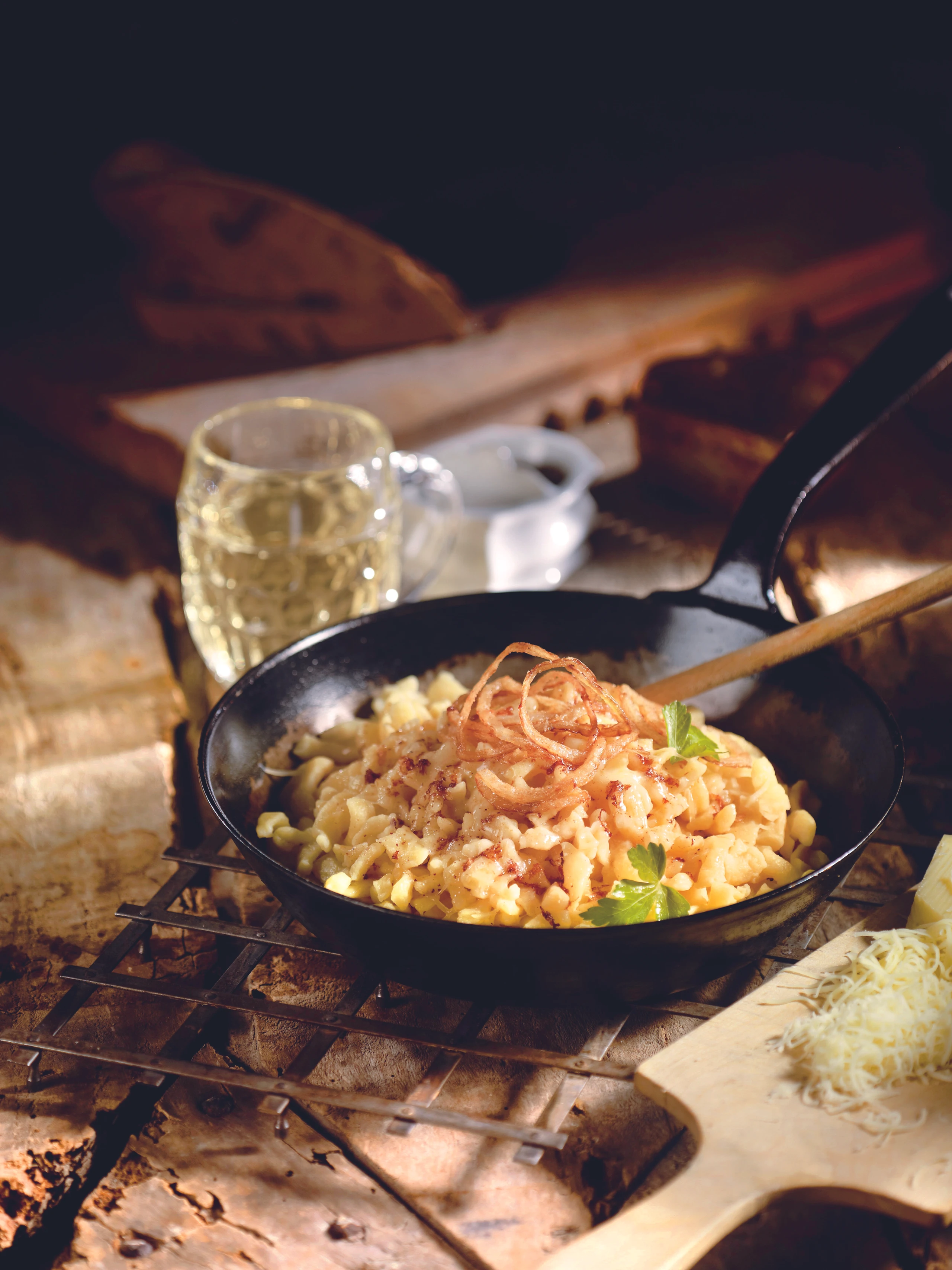 Spätzle mit Käse und Röstzwiebel