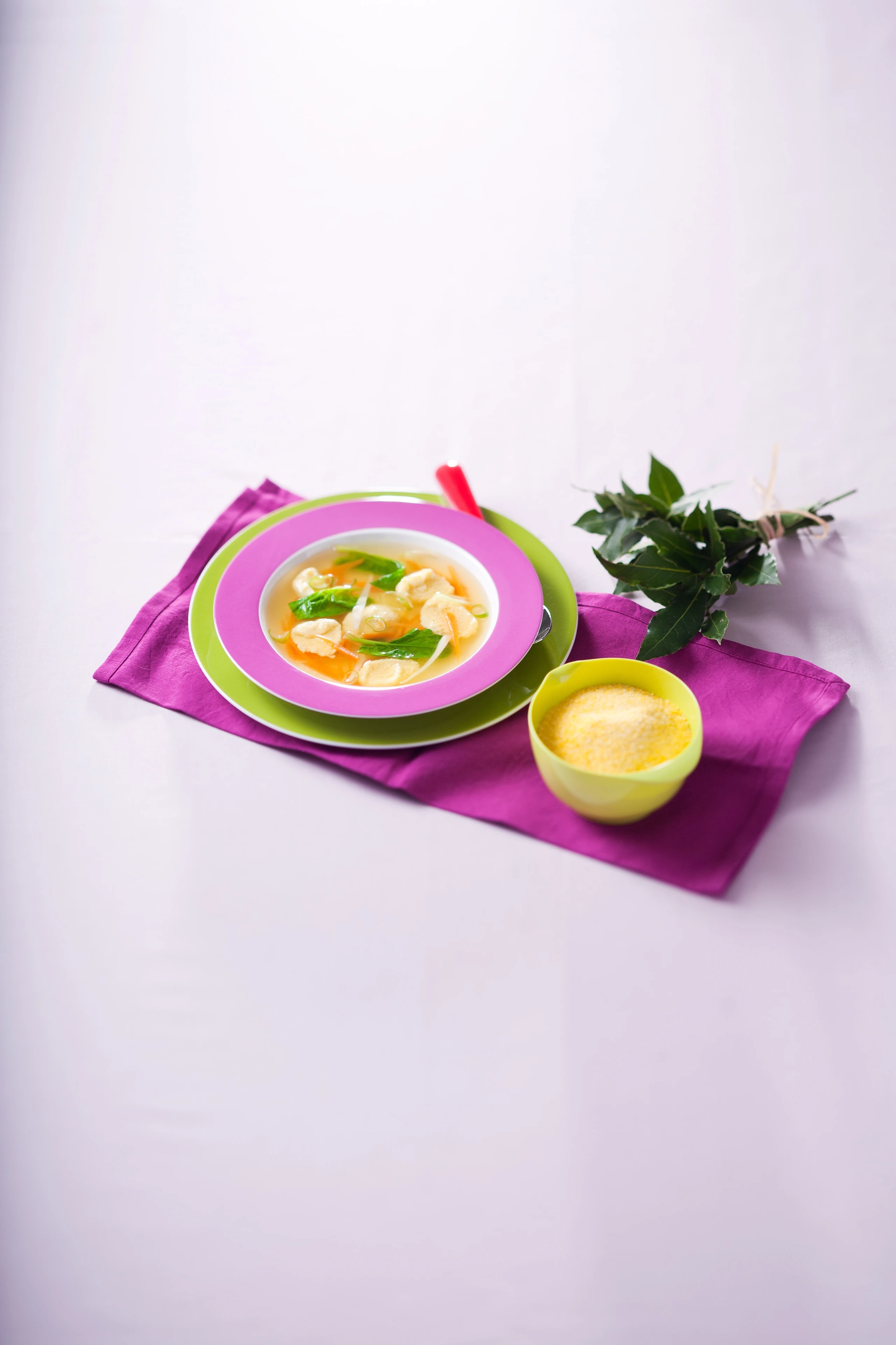 Maisnockerlsuppe mit Spinat