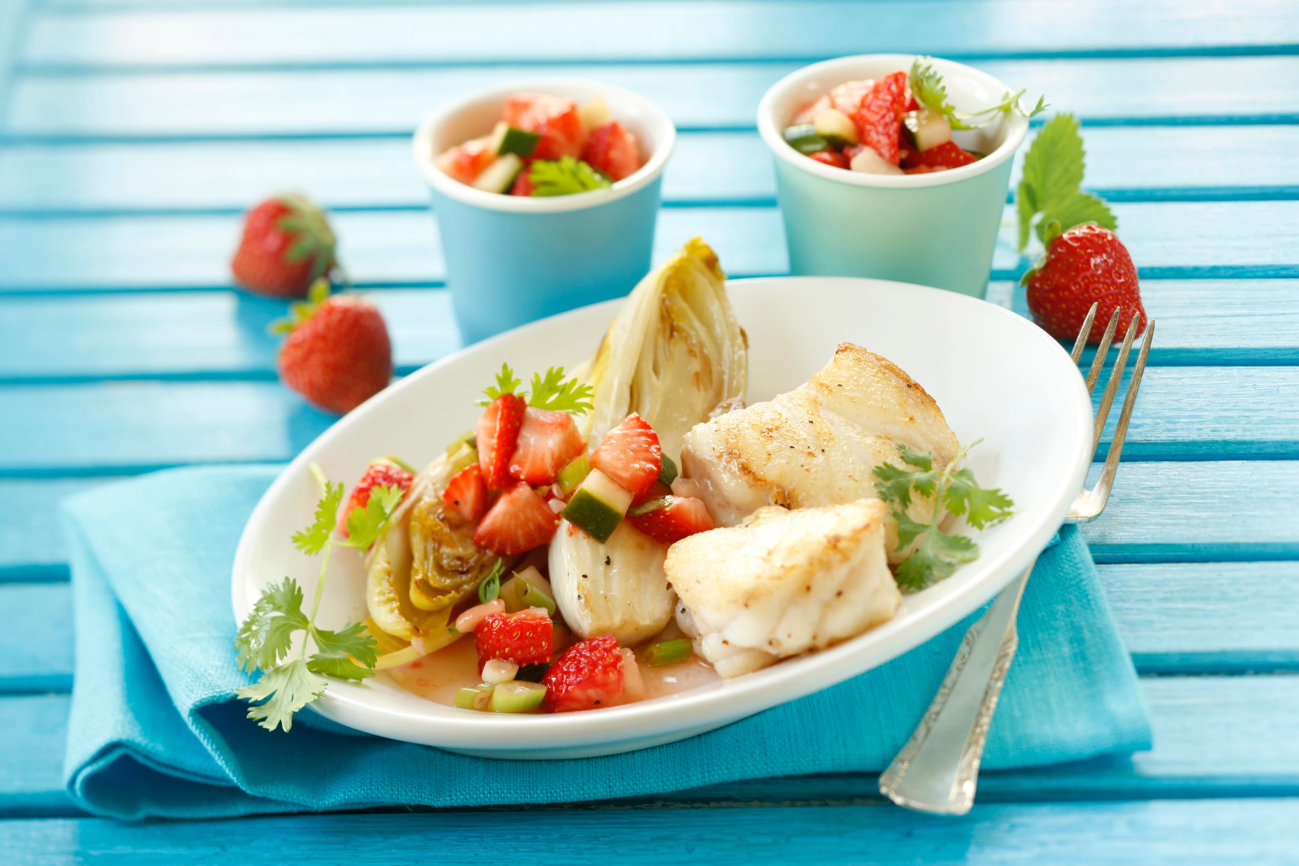 Seeteufel mit Chicorée und Erdbeer-Salsa