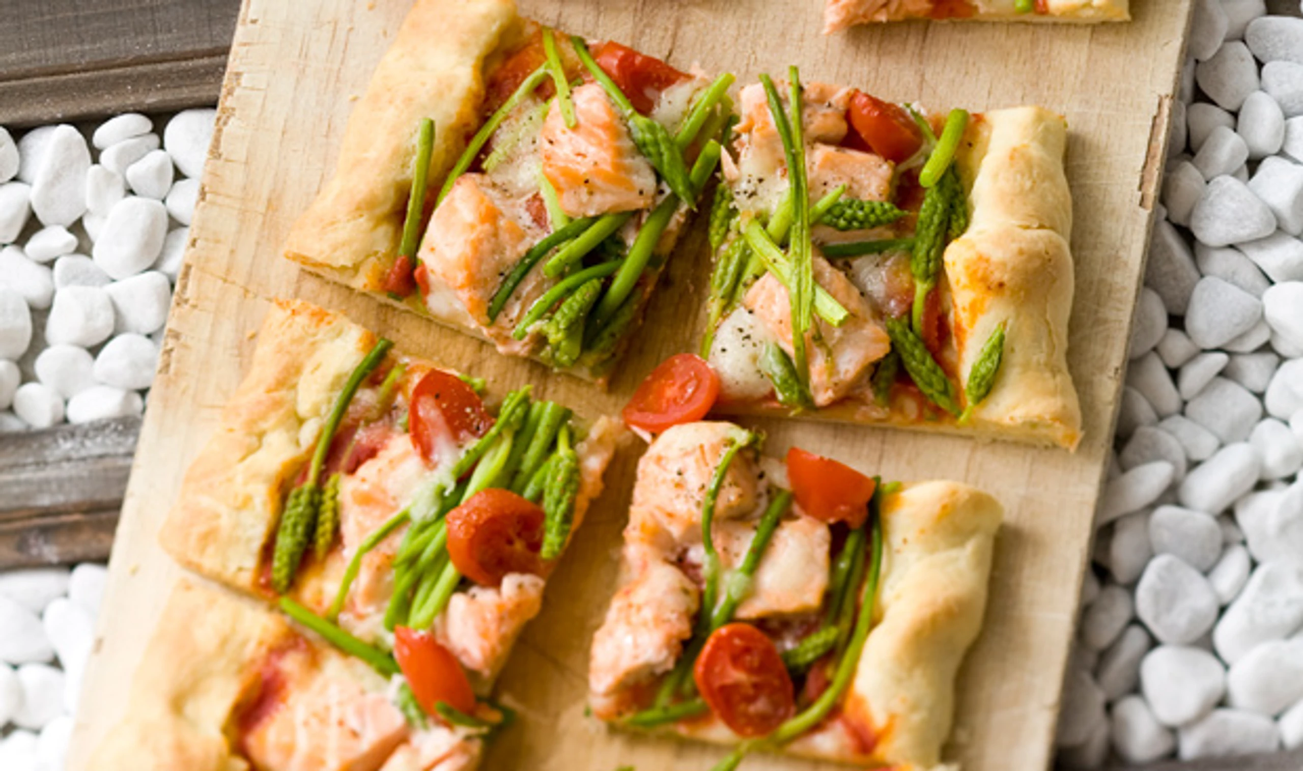 Lachs-Spargel-Pizza