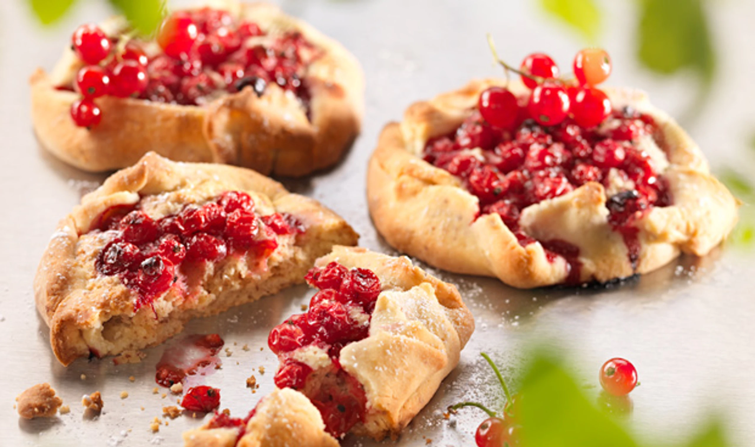 Mürbteigtörtchen mit Ribiseln