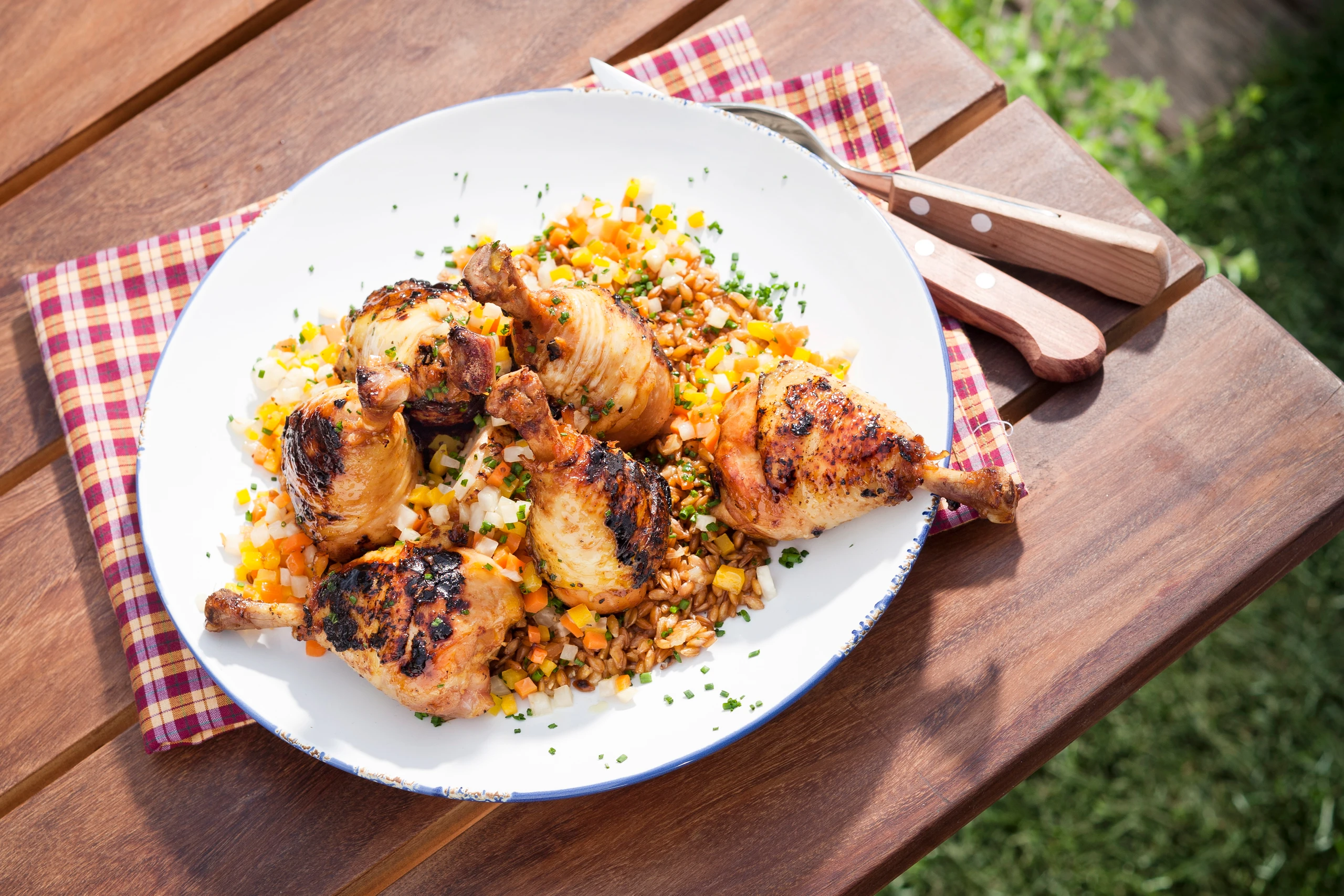 Indo-Hendlstelzen auf Waldviertler Gemüsereis
