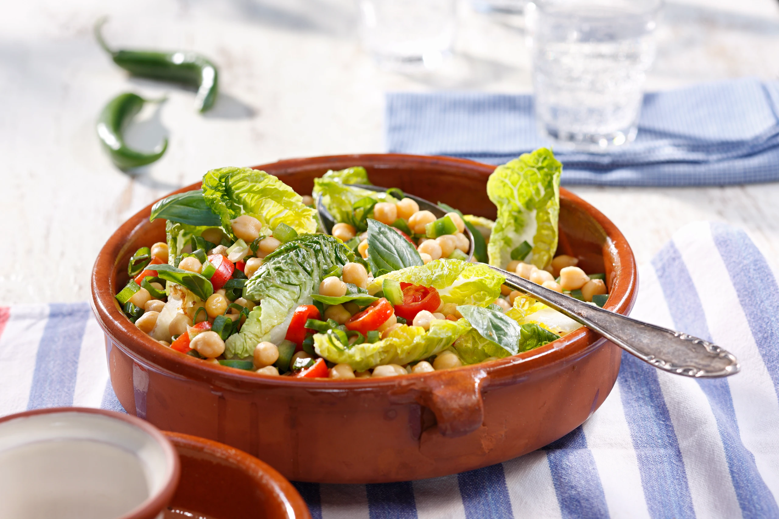 Spanischer Kichererbsensalat