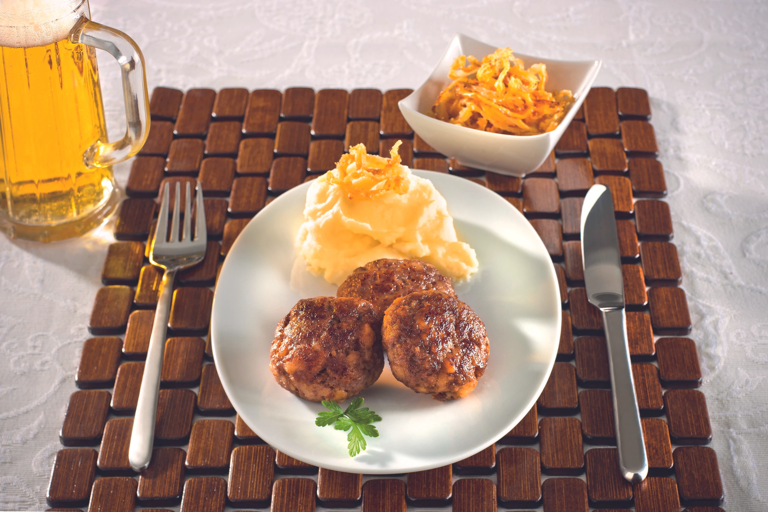 Faschierte Laibchen mit Erdäpfelpüree