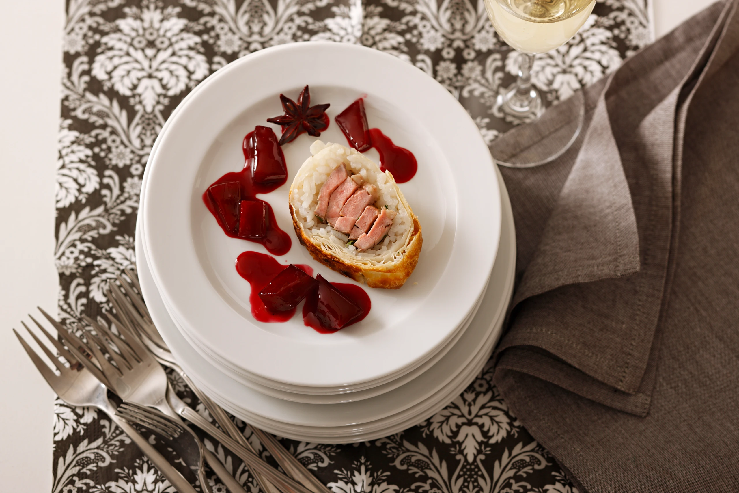 Sushireis-Entenrolle mit marinierten Roten Rüben