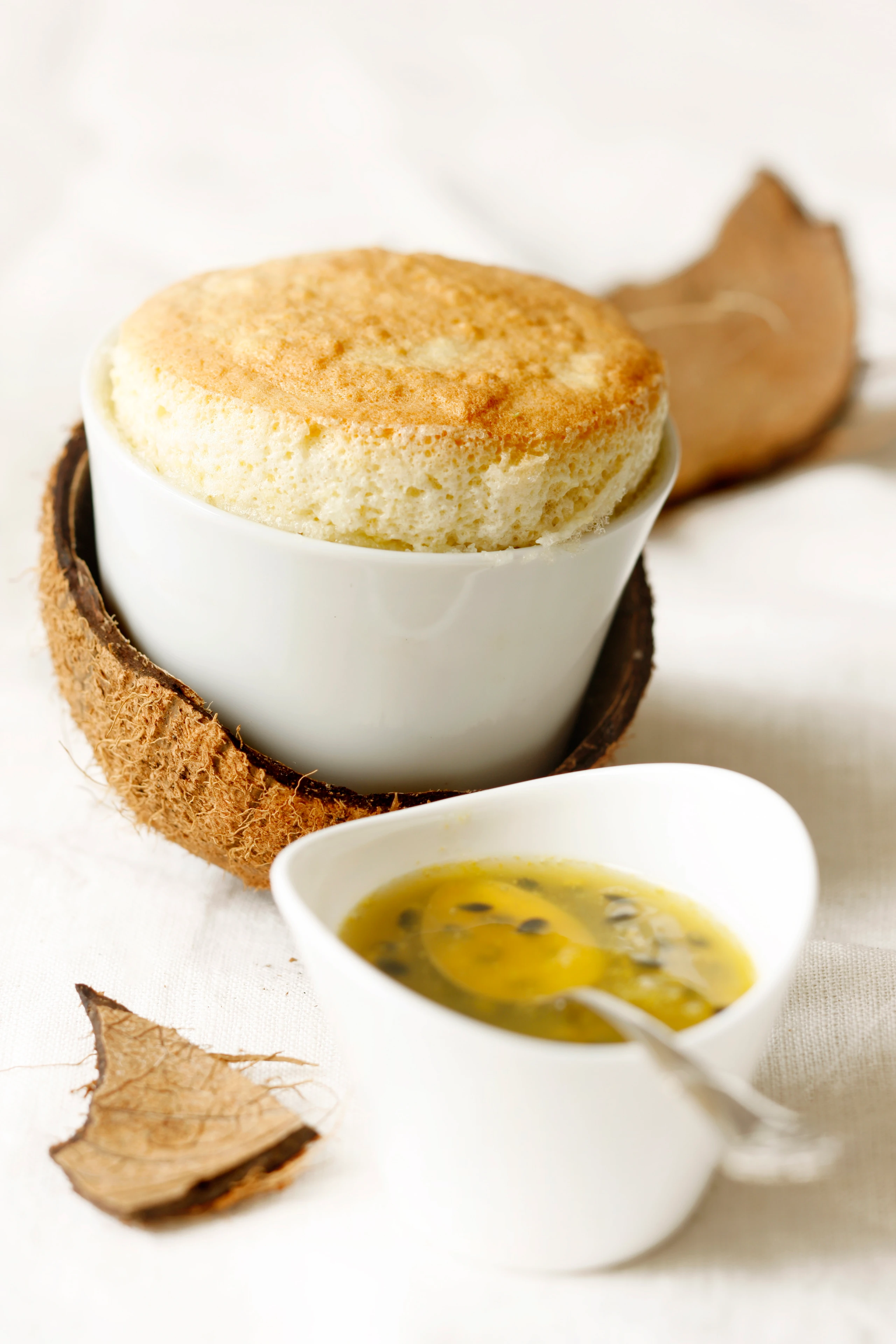 Kokossoufflé mit Maracujasauce