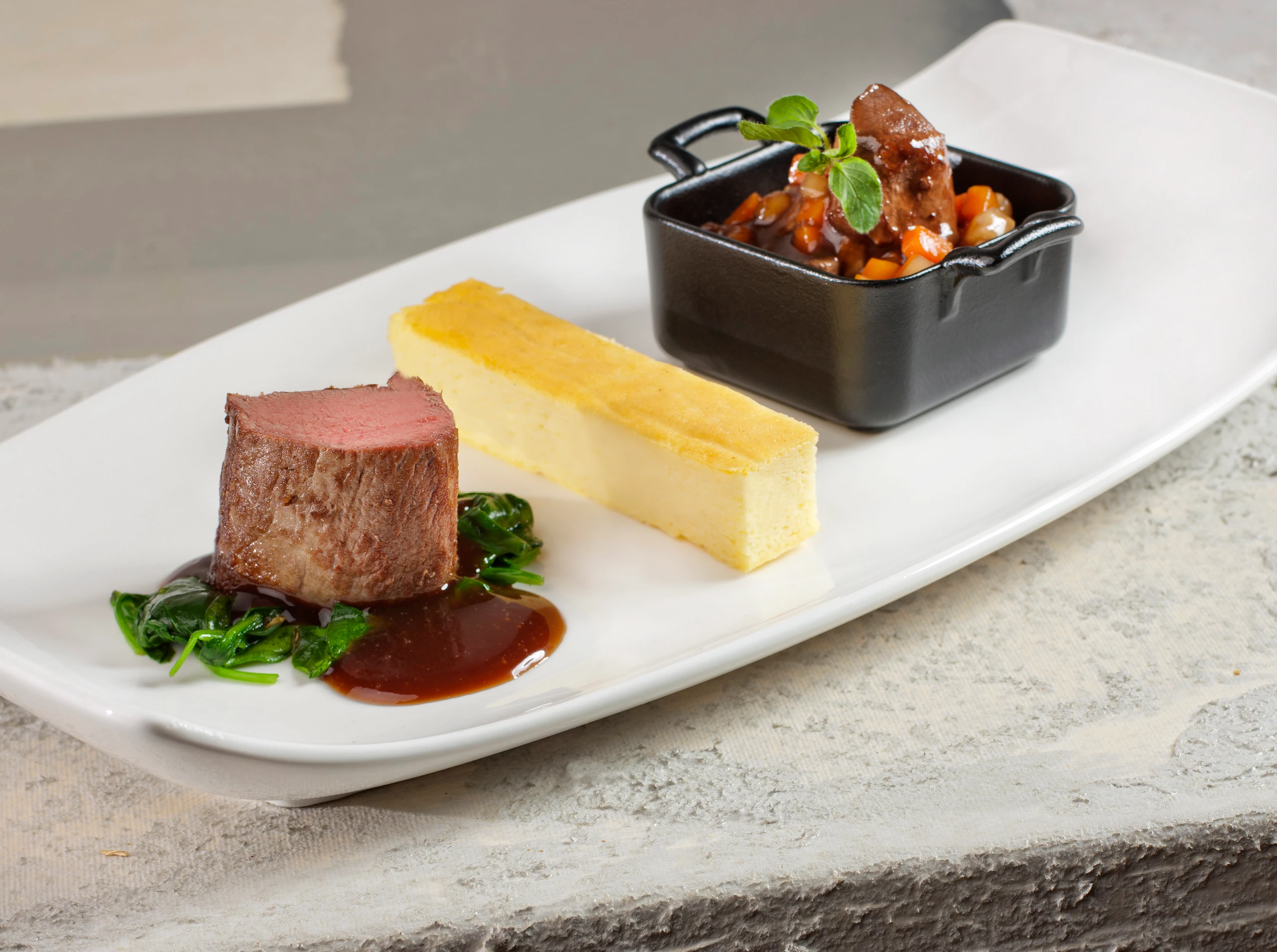 Duett vom Maibock mit Erdäpfelflan