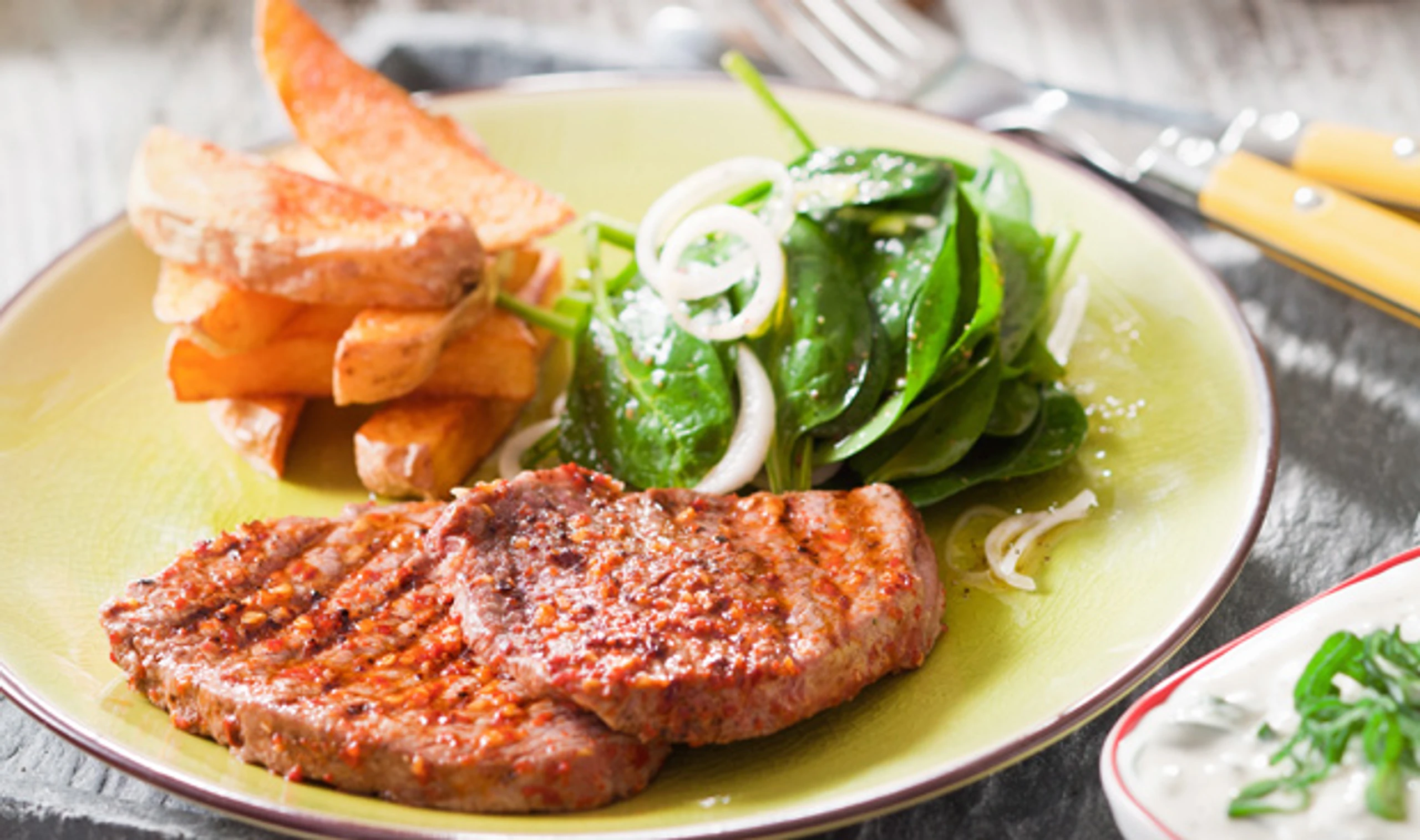 Minutensteak mit Spinat