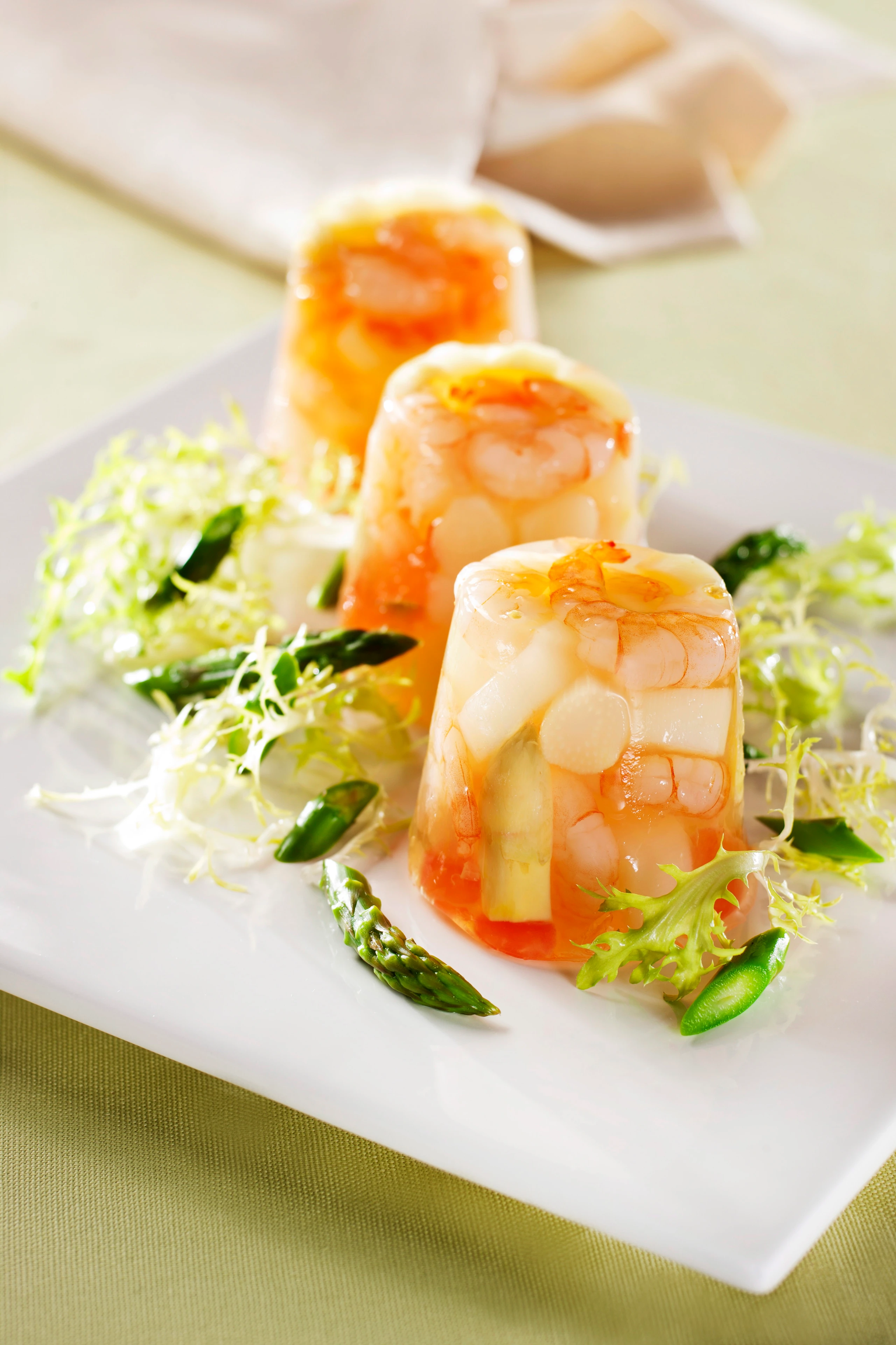 Spargelsulz mit Shrimps und Spargelsalat