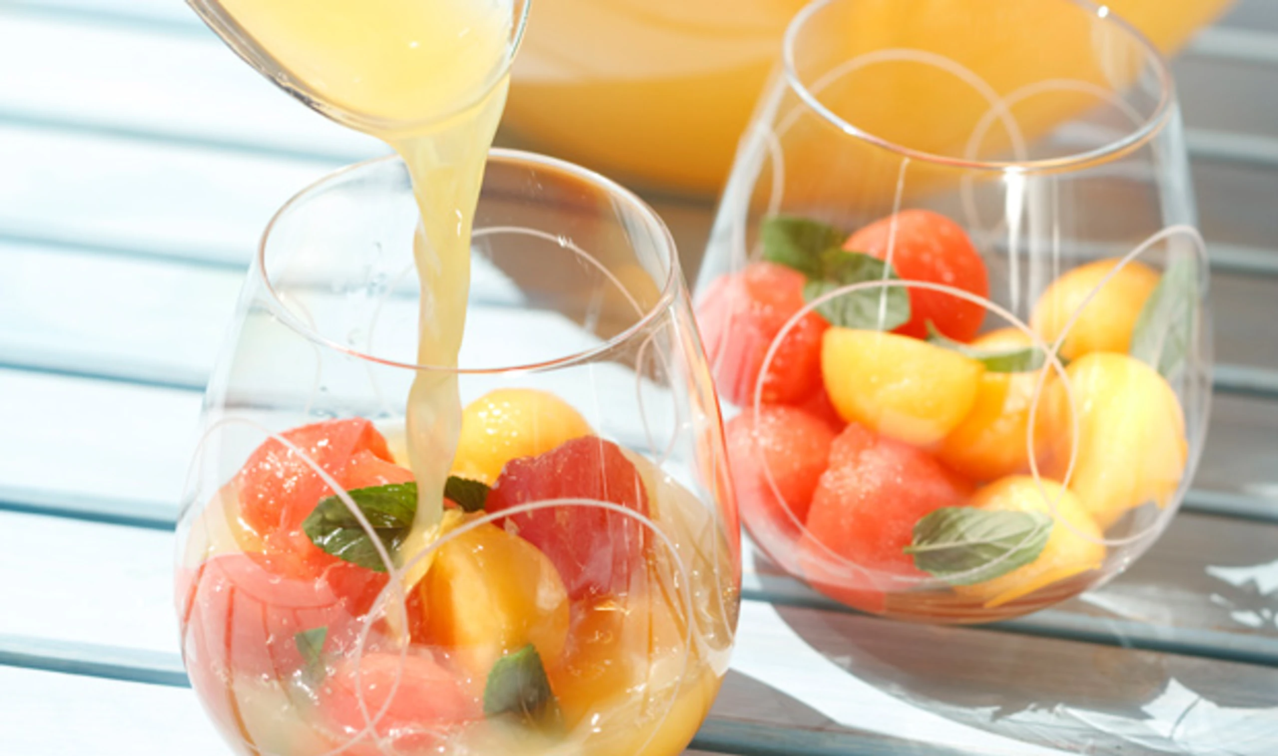 Melonenbowle mit Ingwer und Minze