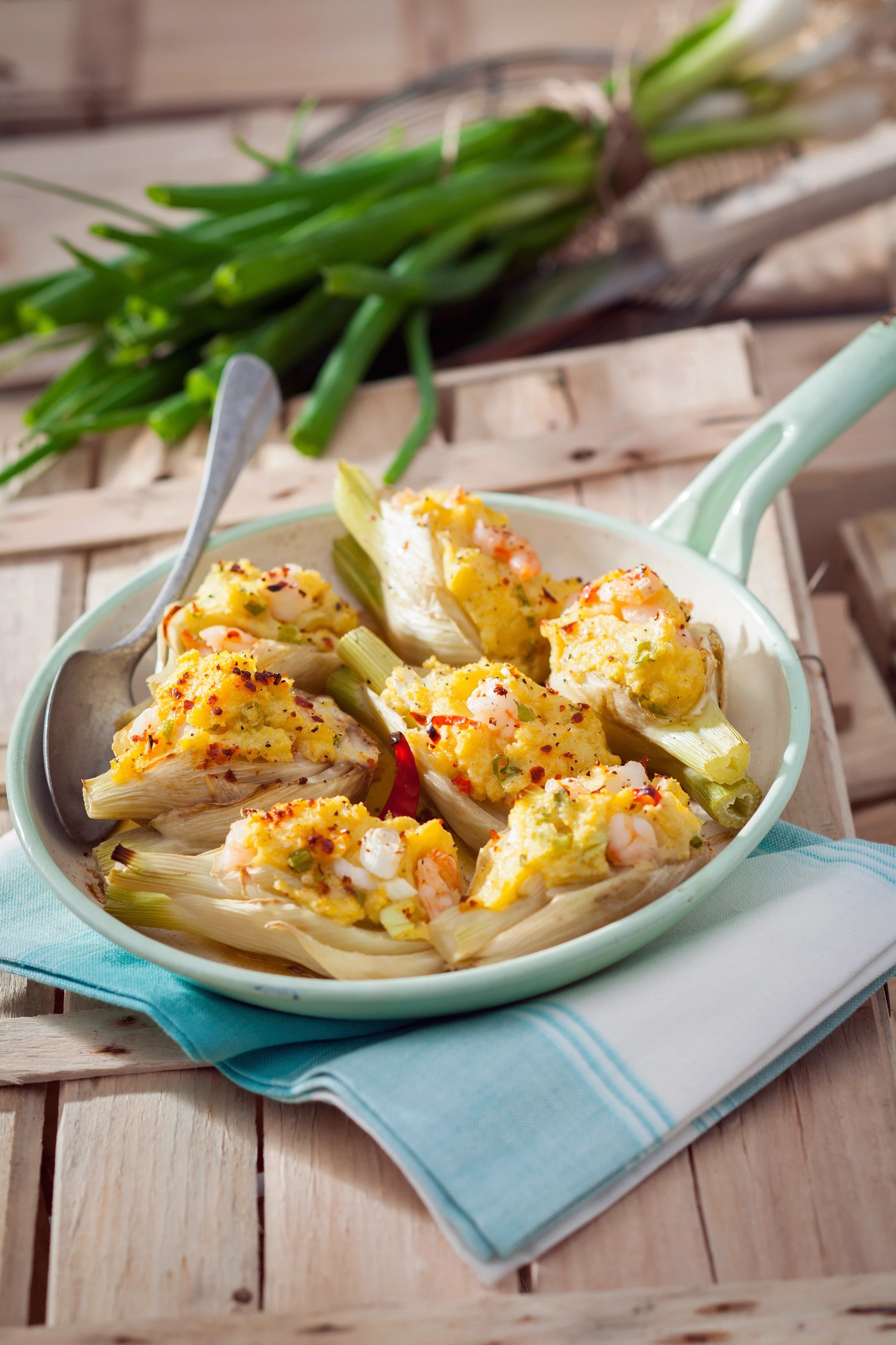 Fenchelschiffchen mit Polenta-Garnelen-Fülle