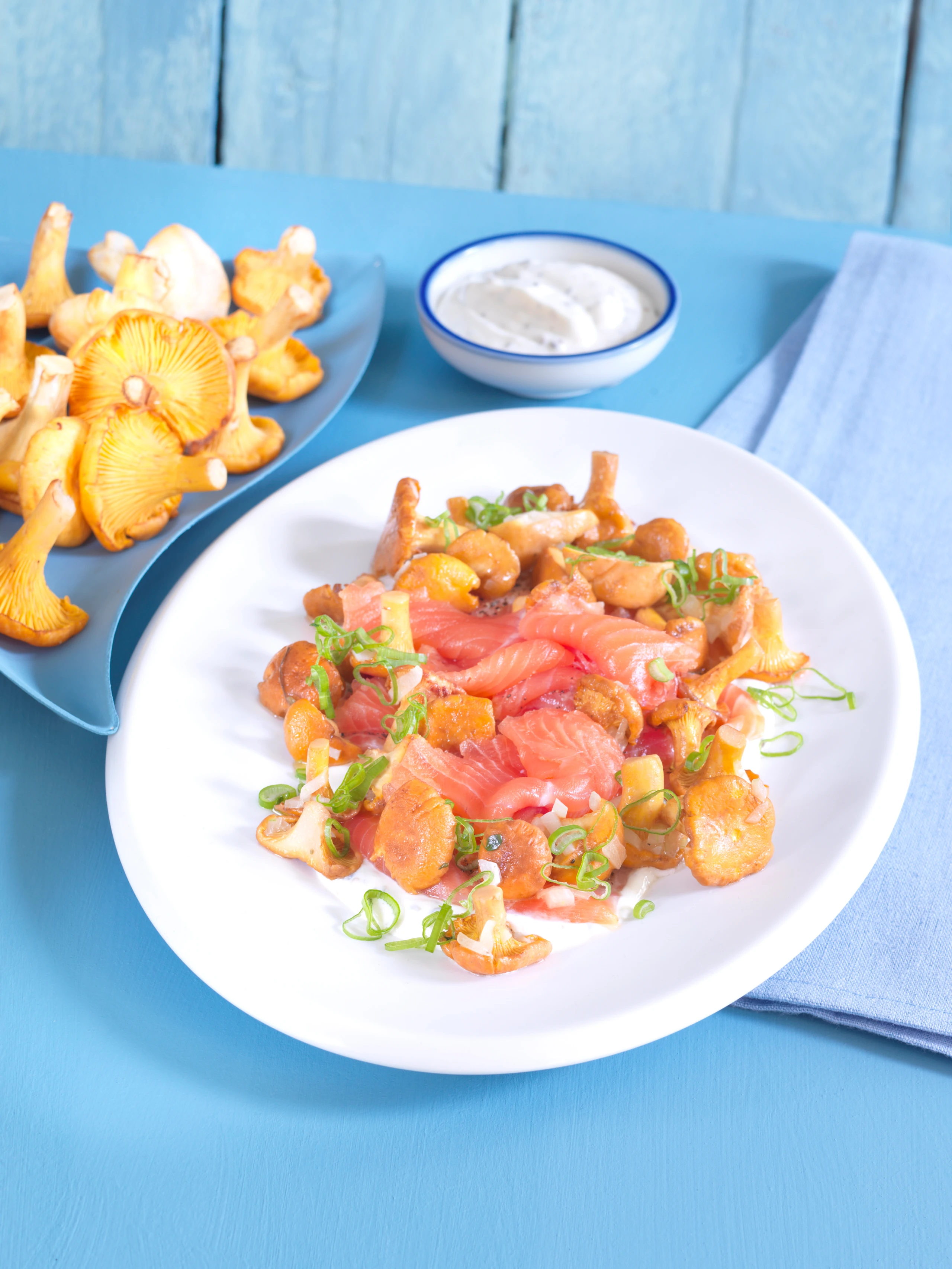 Marinierte Lachsforelle mit gerösteten Eierschwammerln