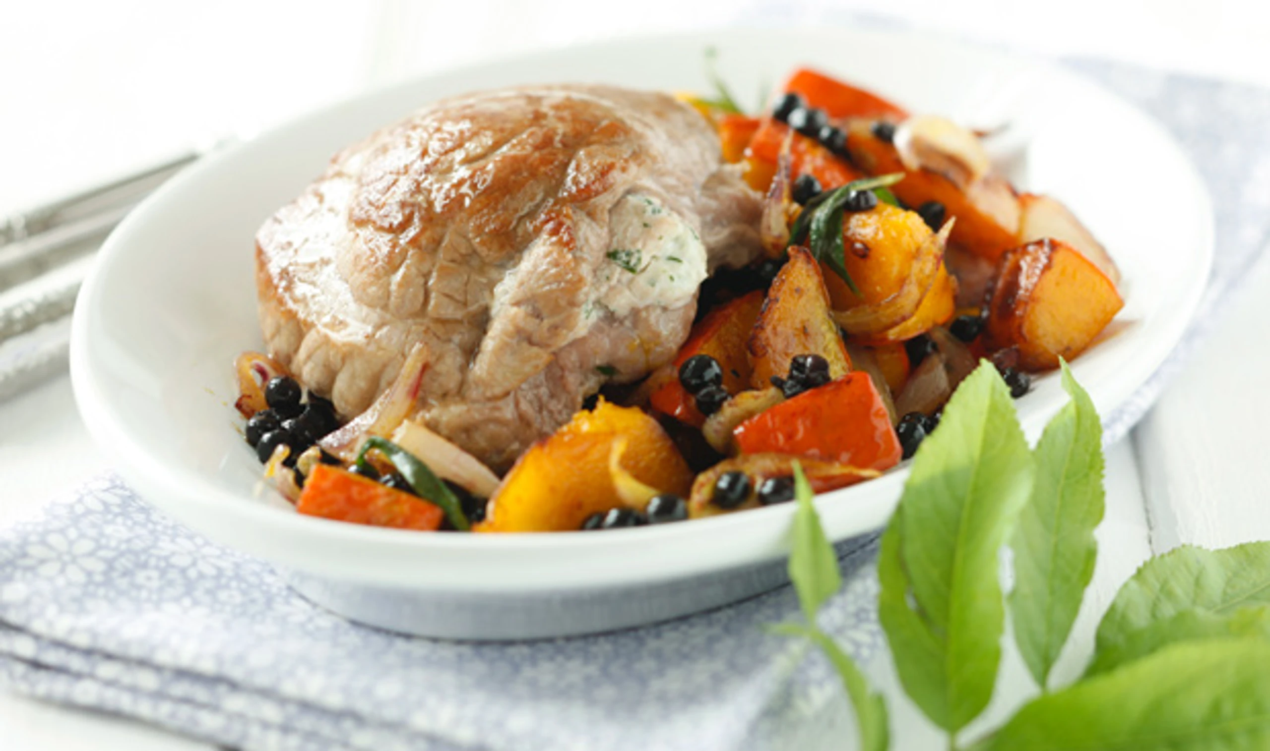 Kalbsschnitzel mit Ricottafülle, Kürbis und Holler