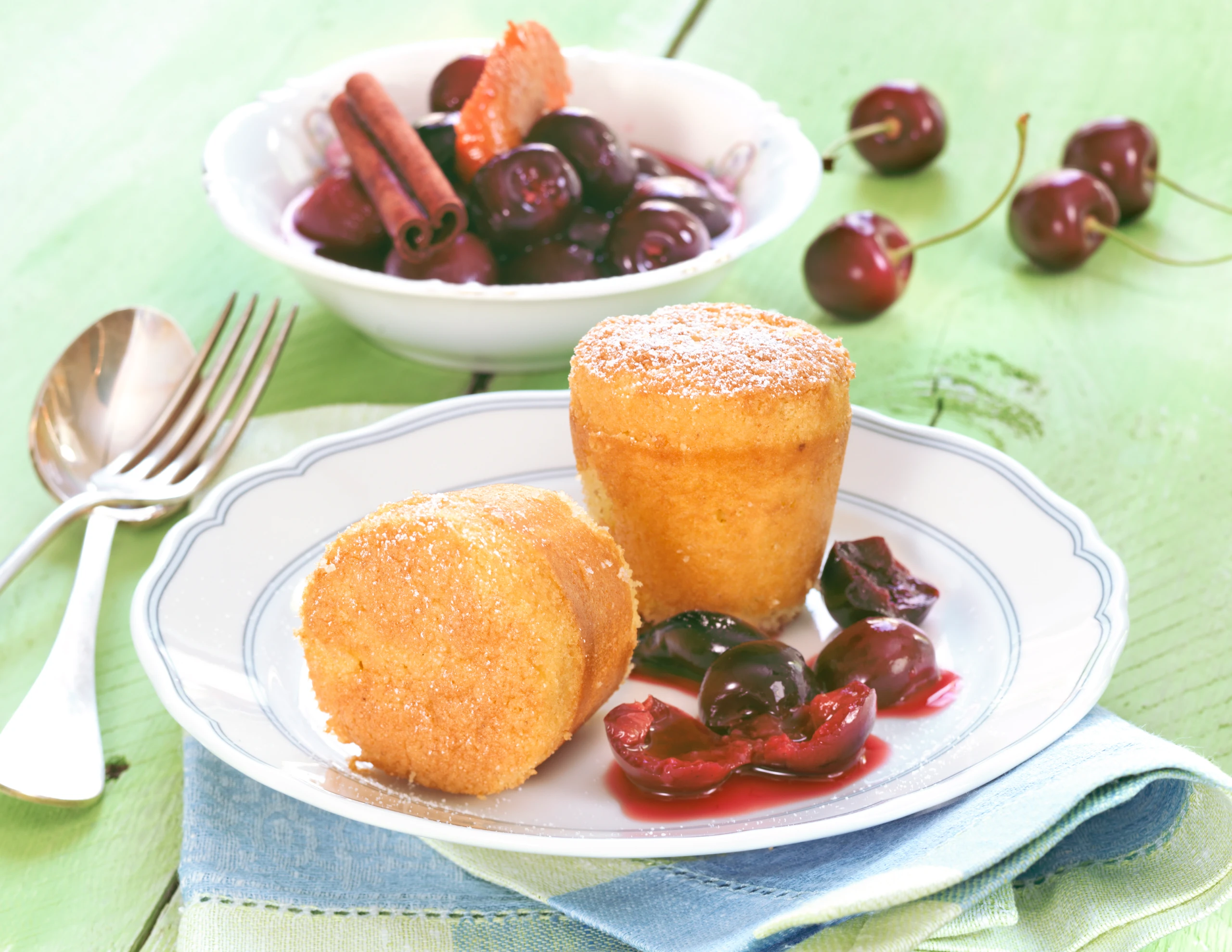 Grießauflauf mit Kirschenkompott