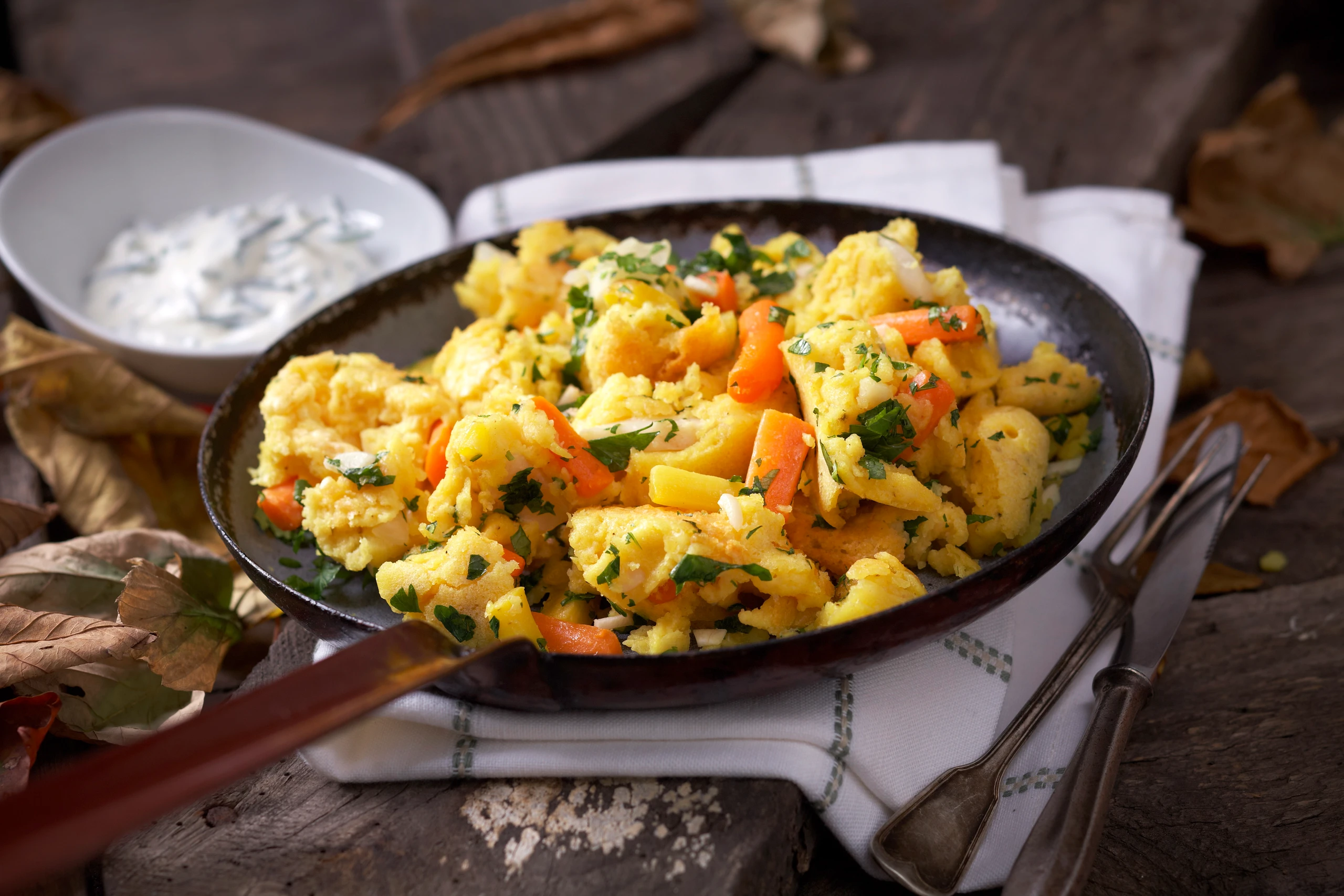 Gemüseschmarren mit Schnittlauchrahm