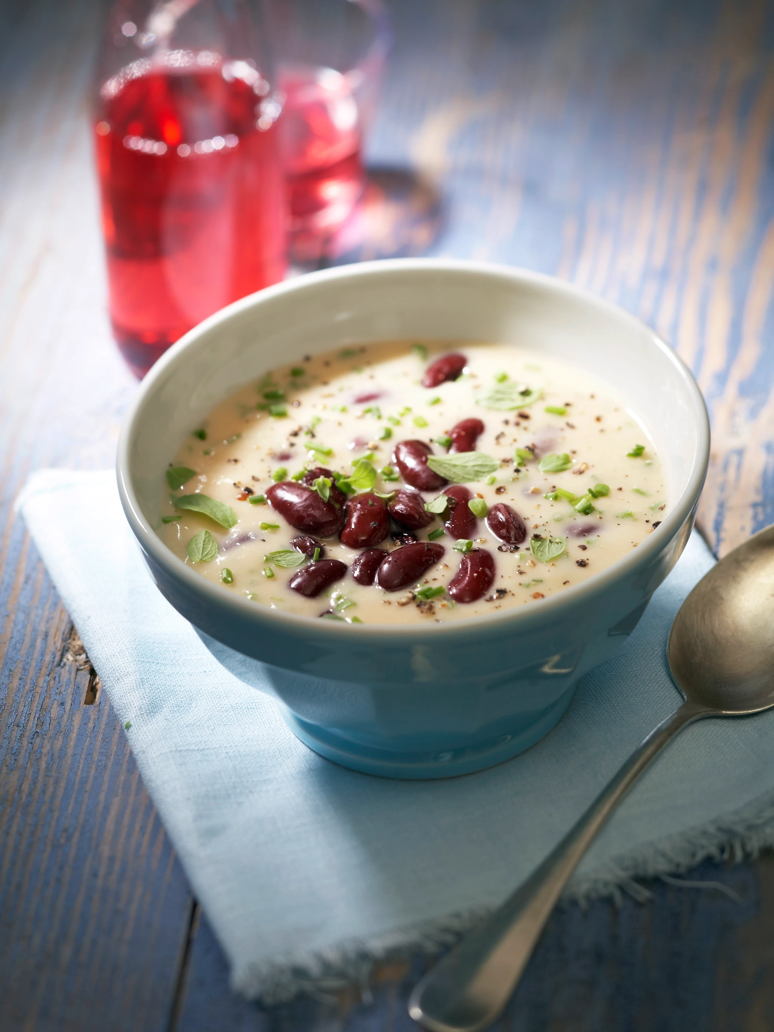 Bohnensuppe mit Kräutern