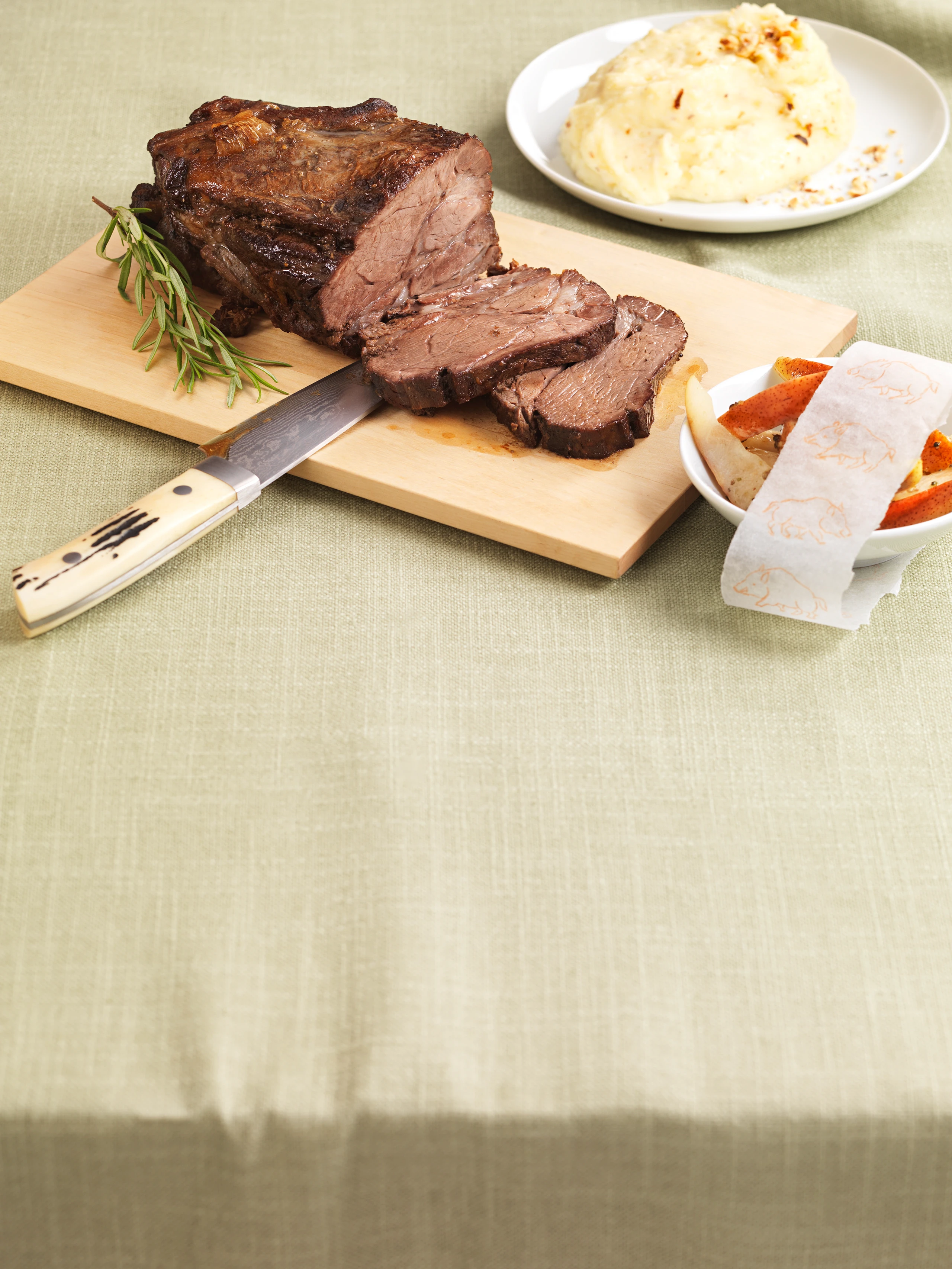 Wildschweinbraten mit Haselnuss-Erdäpfelpüree