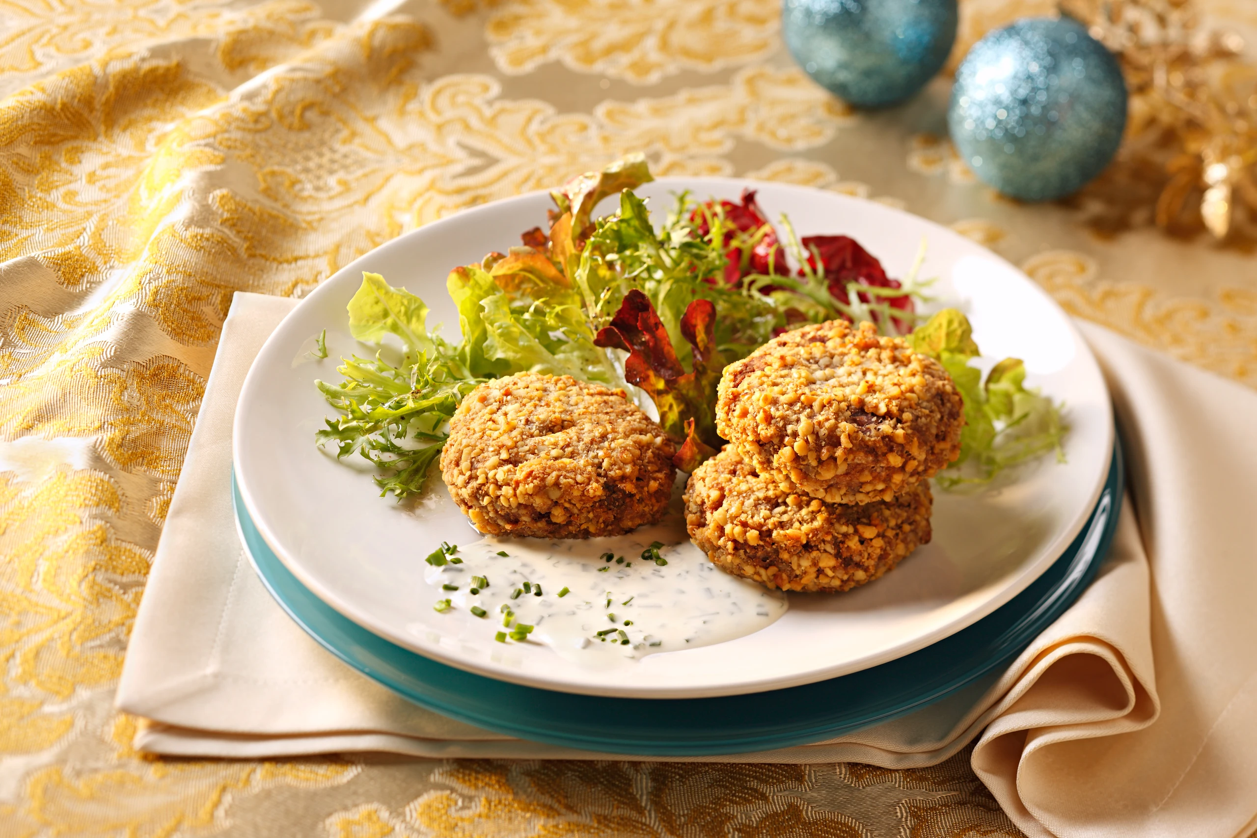 Rotkraut-Laibchen mit Schnittlauchjoghurt