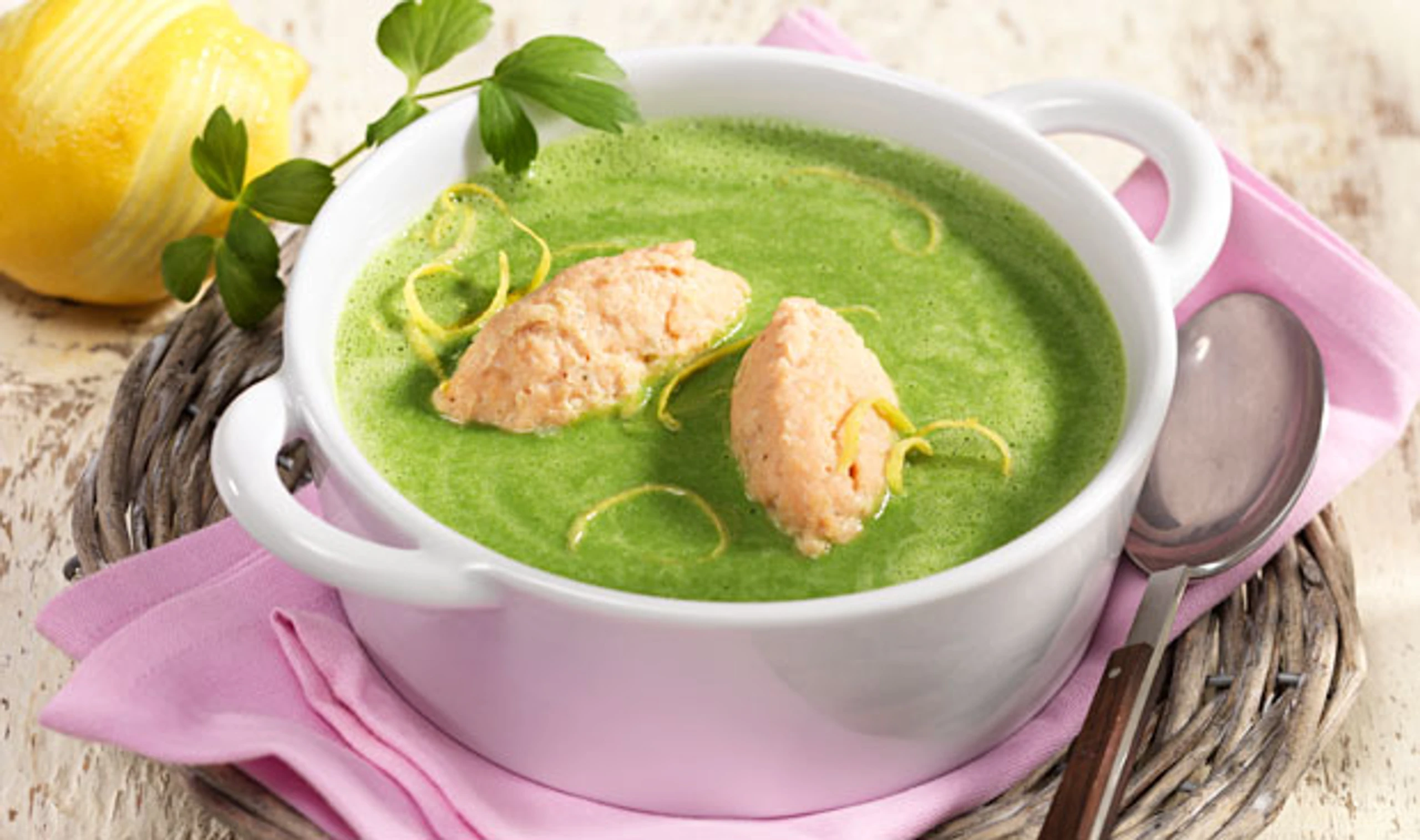 Spinatsuppe mit Nockerln