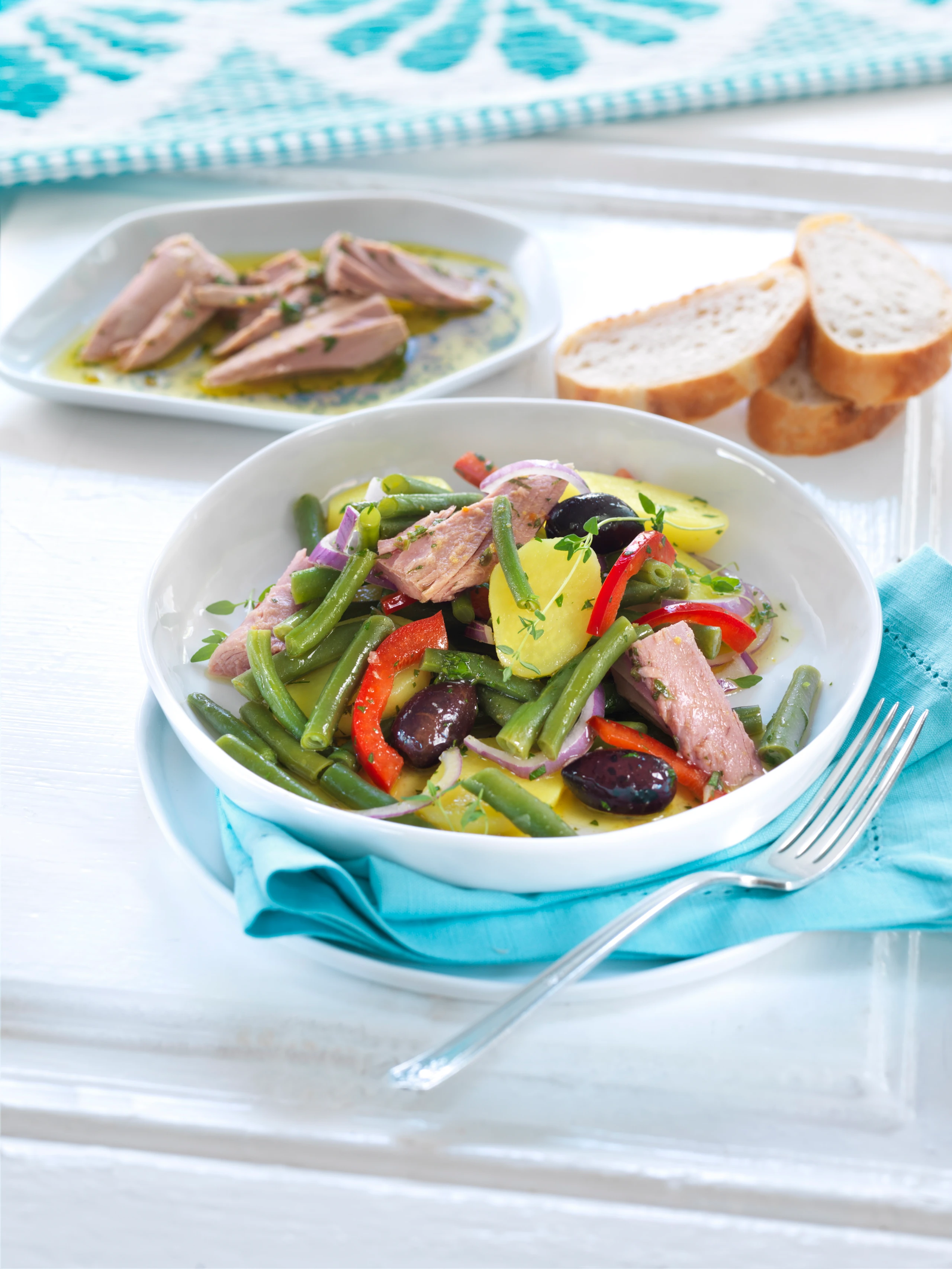 Thunfischsalat mit Oliven und Fisolen