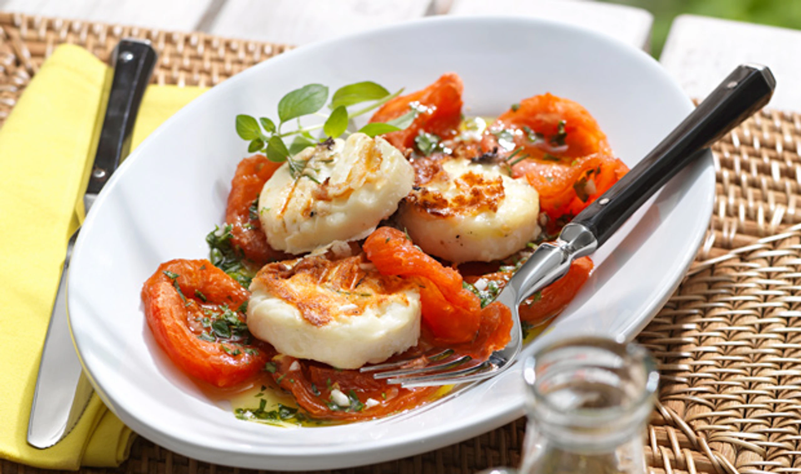 Ziegenkäse auf getrockneten Paradeisern