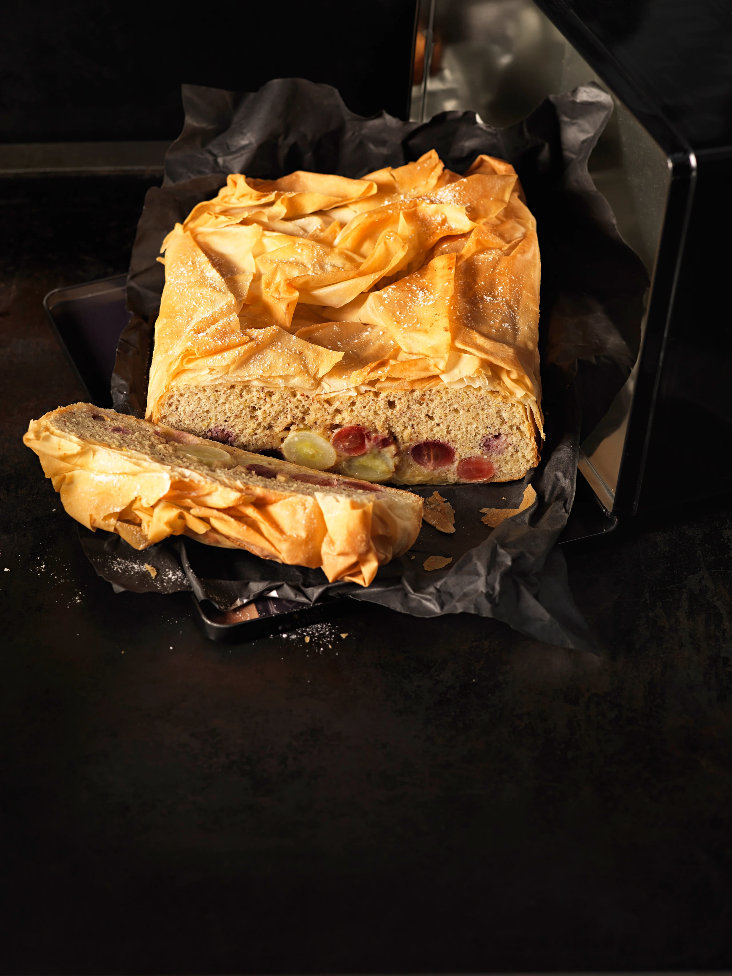 Strudelteigkuchen mit Nussfülle