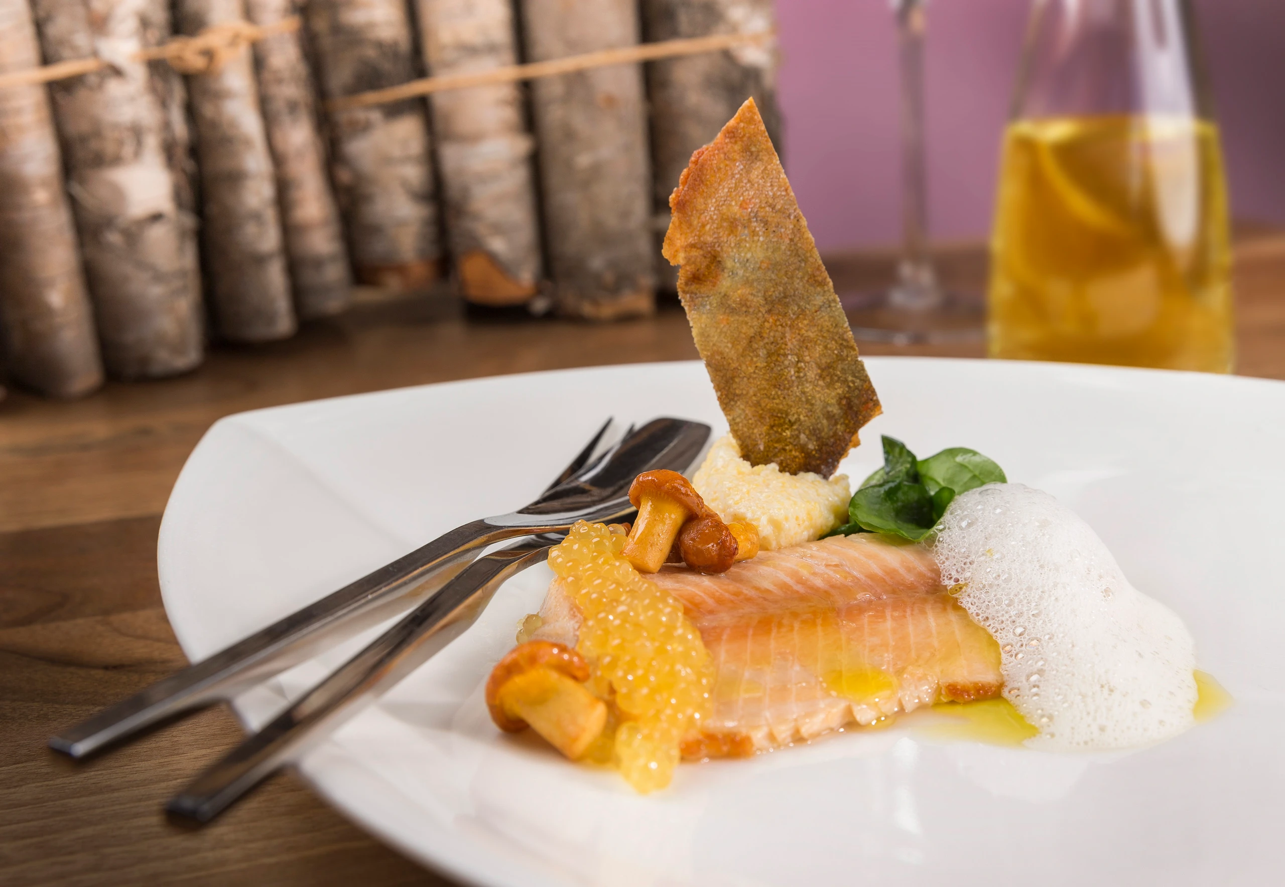 Alpenlachs mit Saiblingskaviar und Polenta