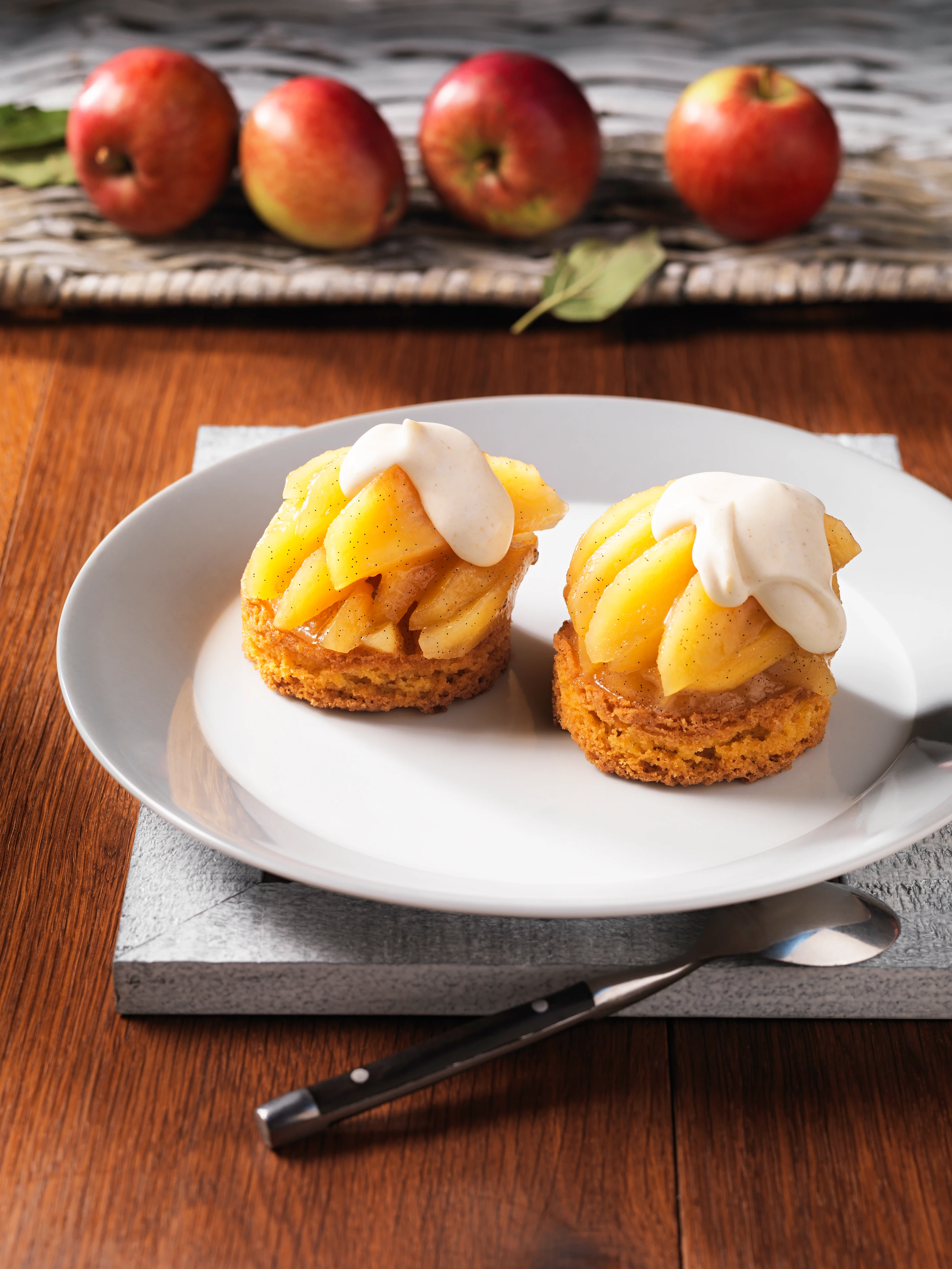 Apfel-Küchlein mit Topping