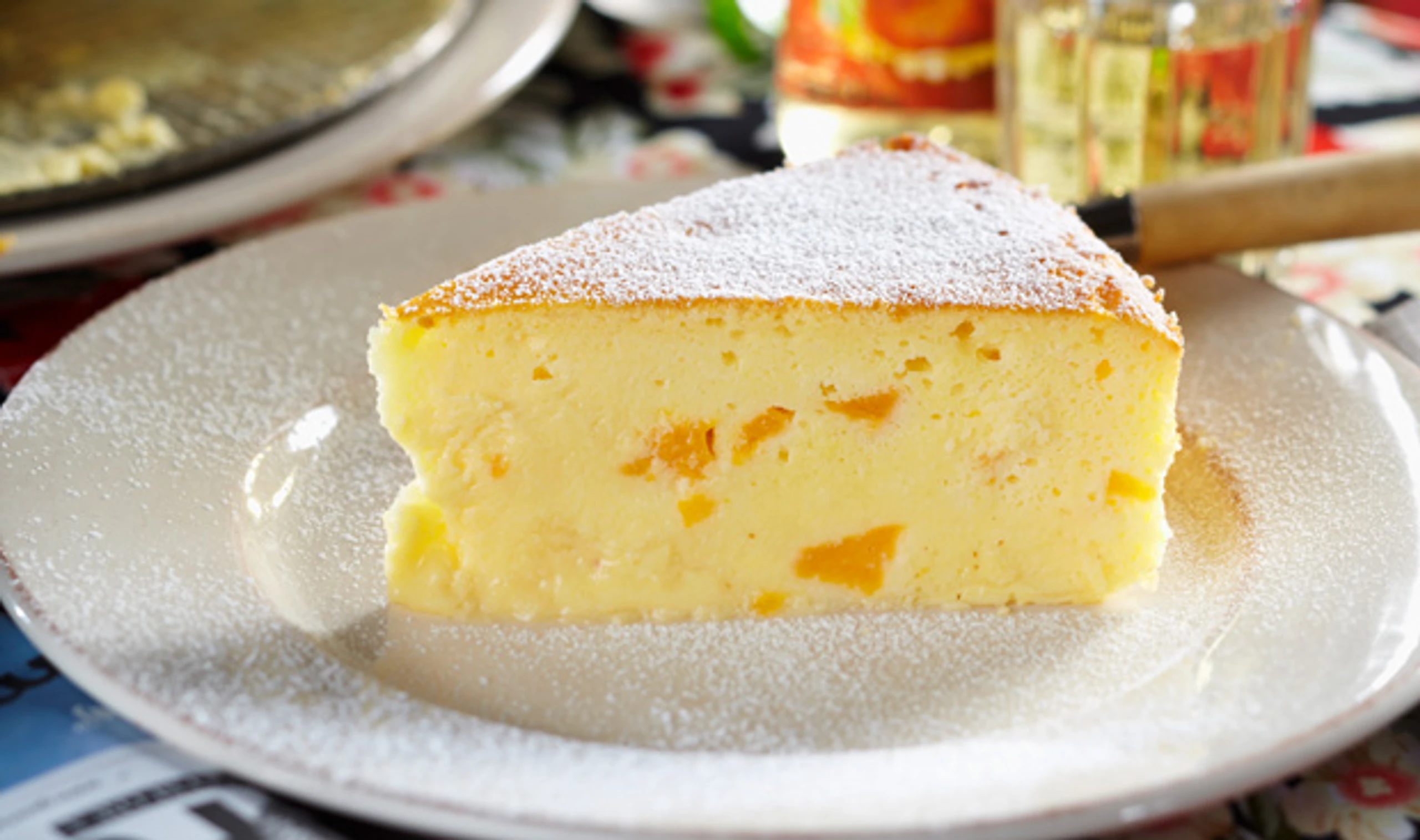 Sernik: polnischer Käsekuchen mit Kompottpfirsichen