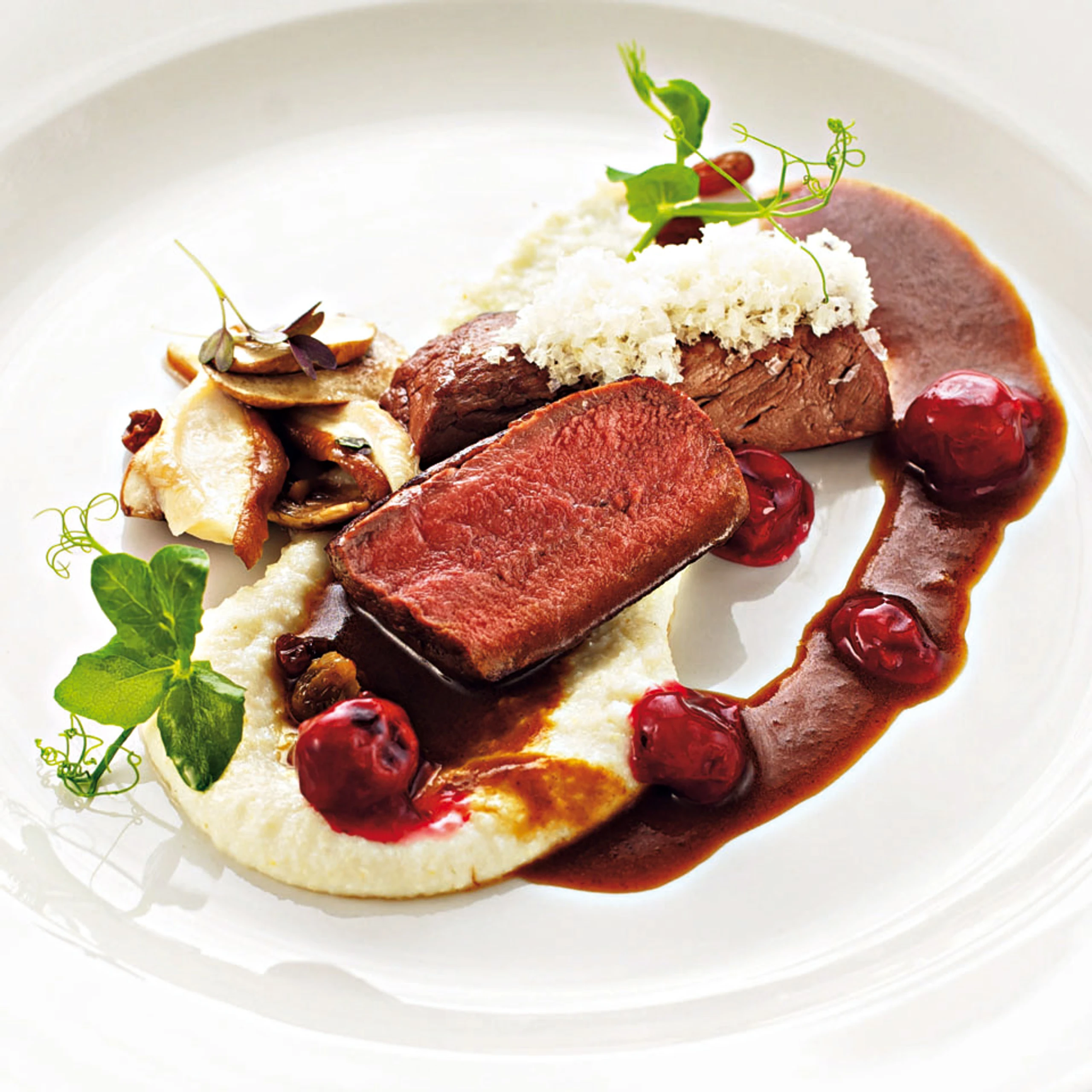 Rehnuss mit weißer Polenta