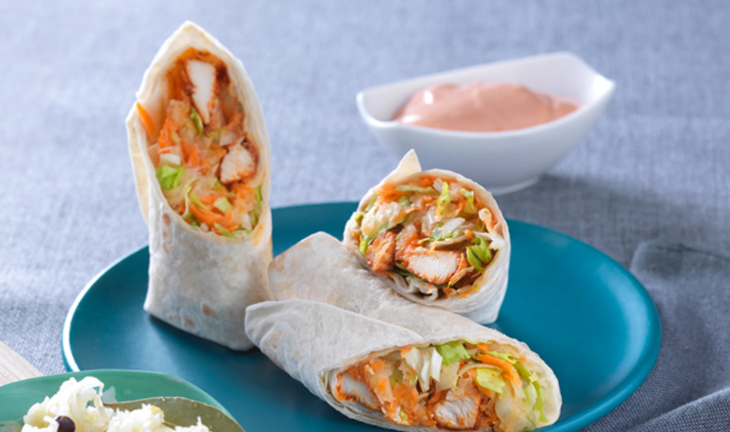 Paprika-Hendl-Sauerkraut-Wraps