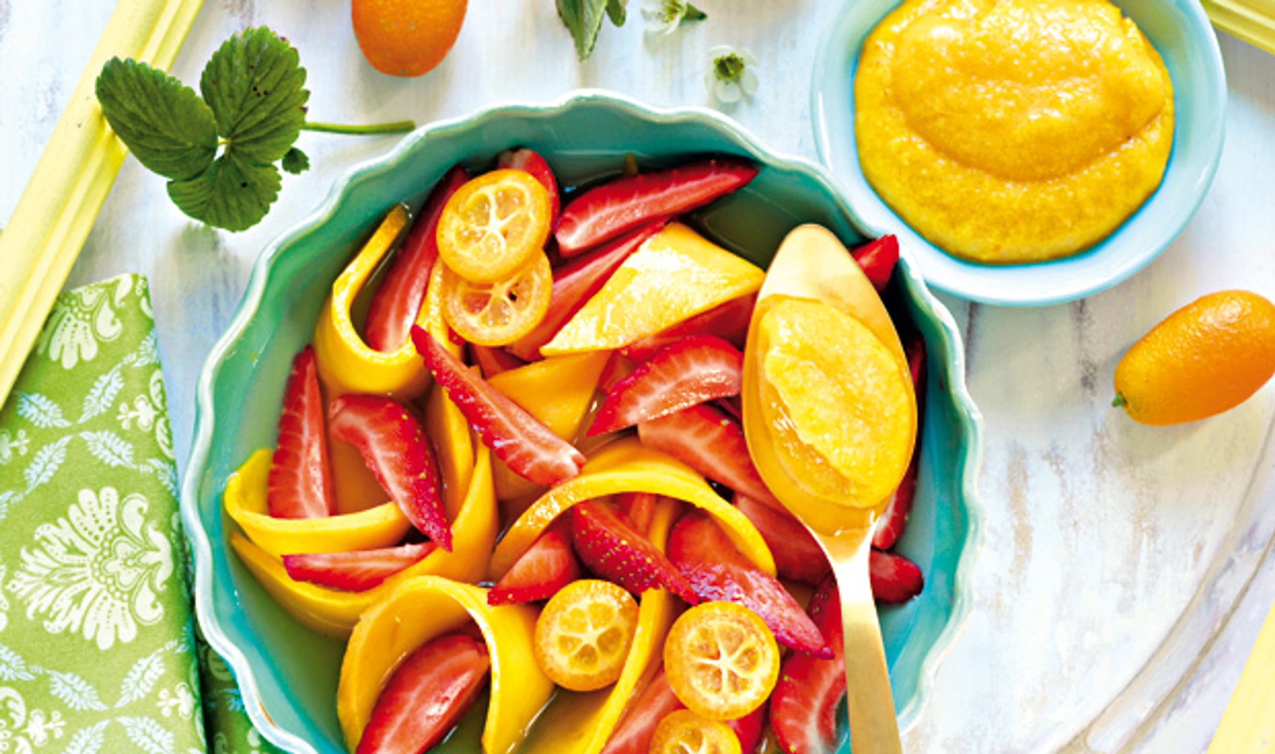 Obstsalat mit Marillencreme