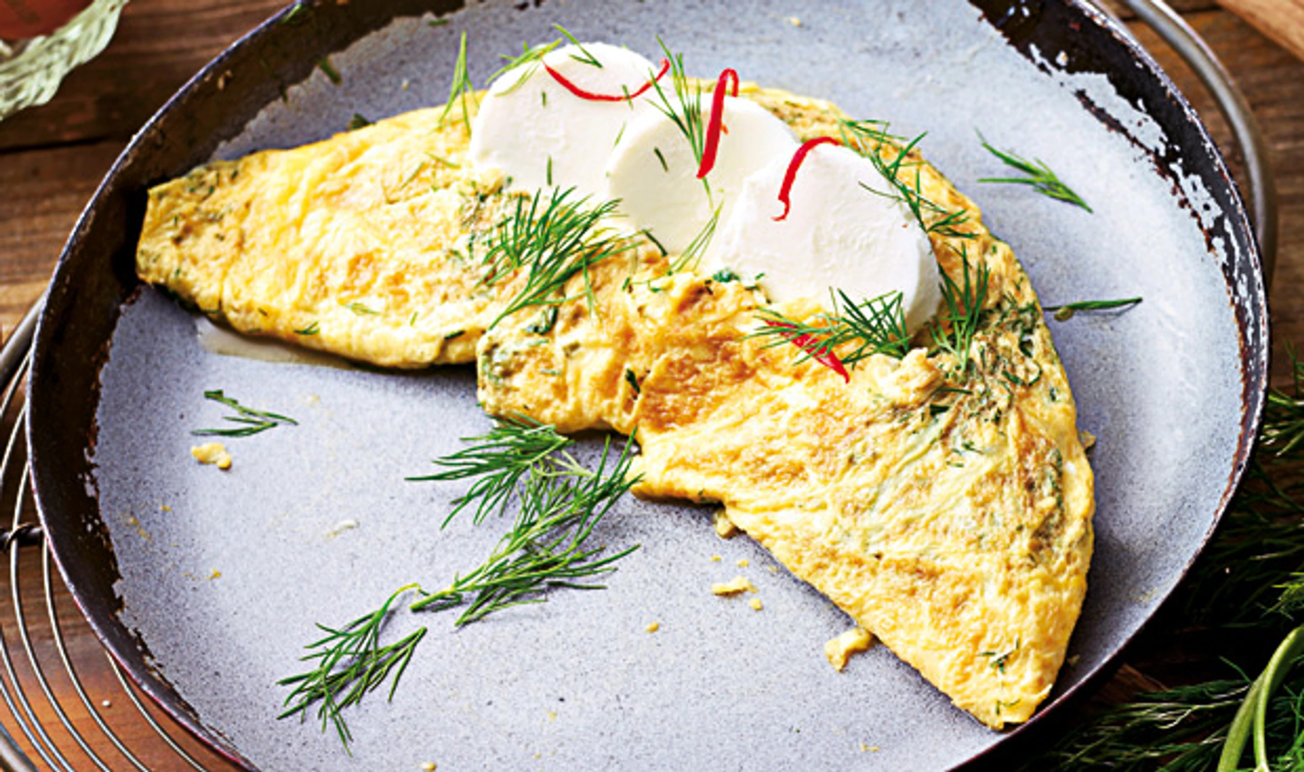 Dill-Omelette mit Ziegenkäse