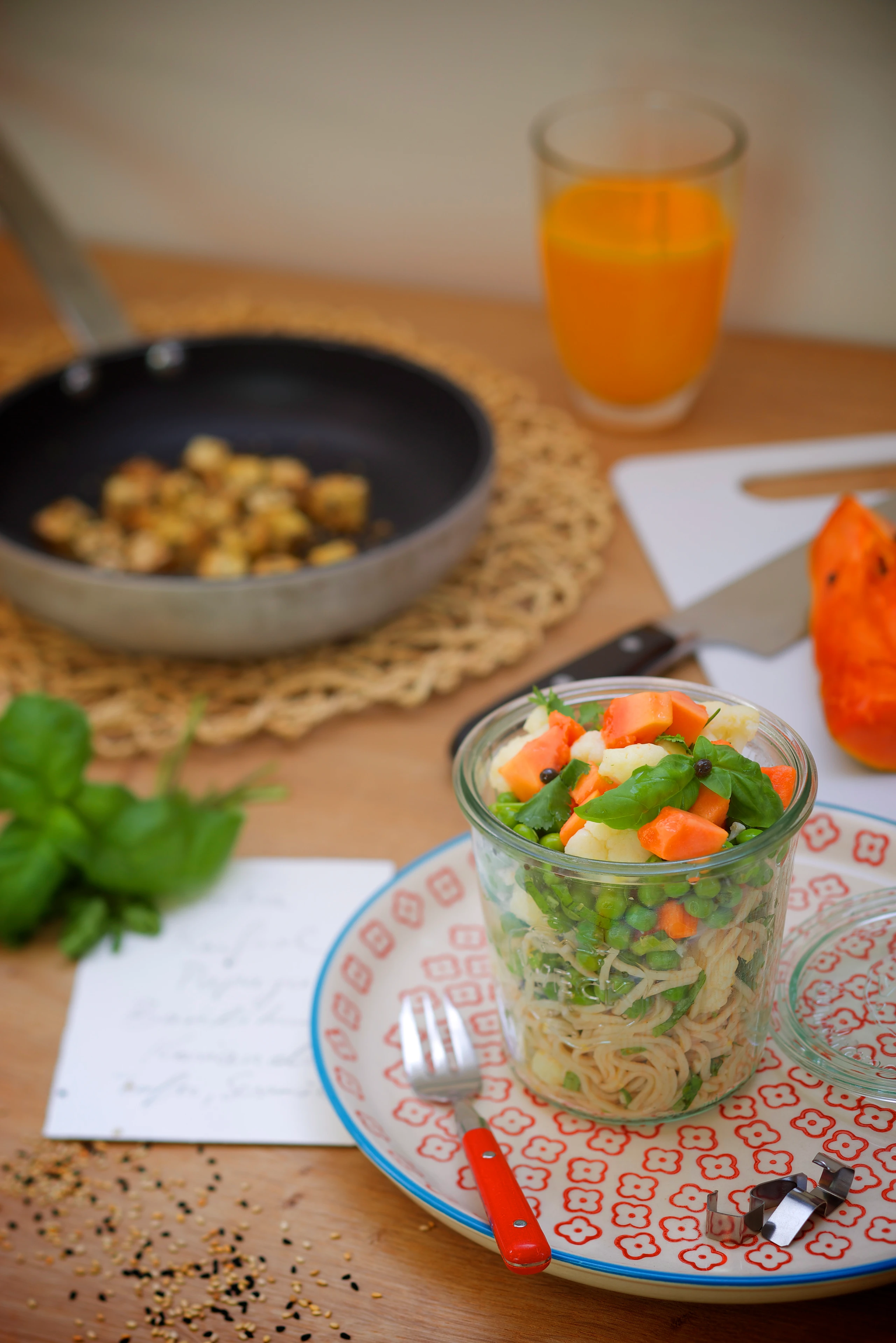 Sobanudelsalat mit Zitronen-Sesamdressing