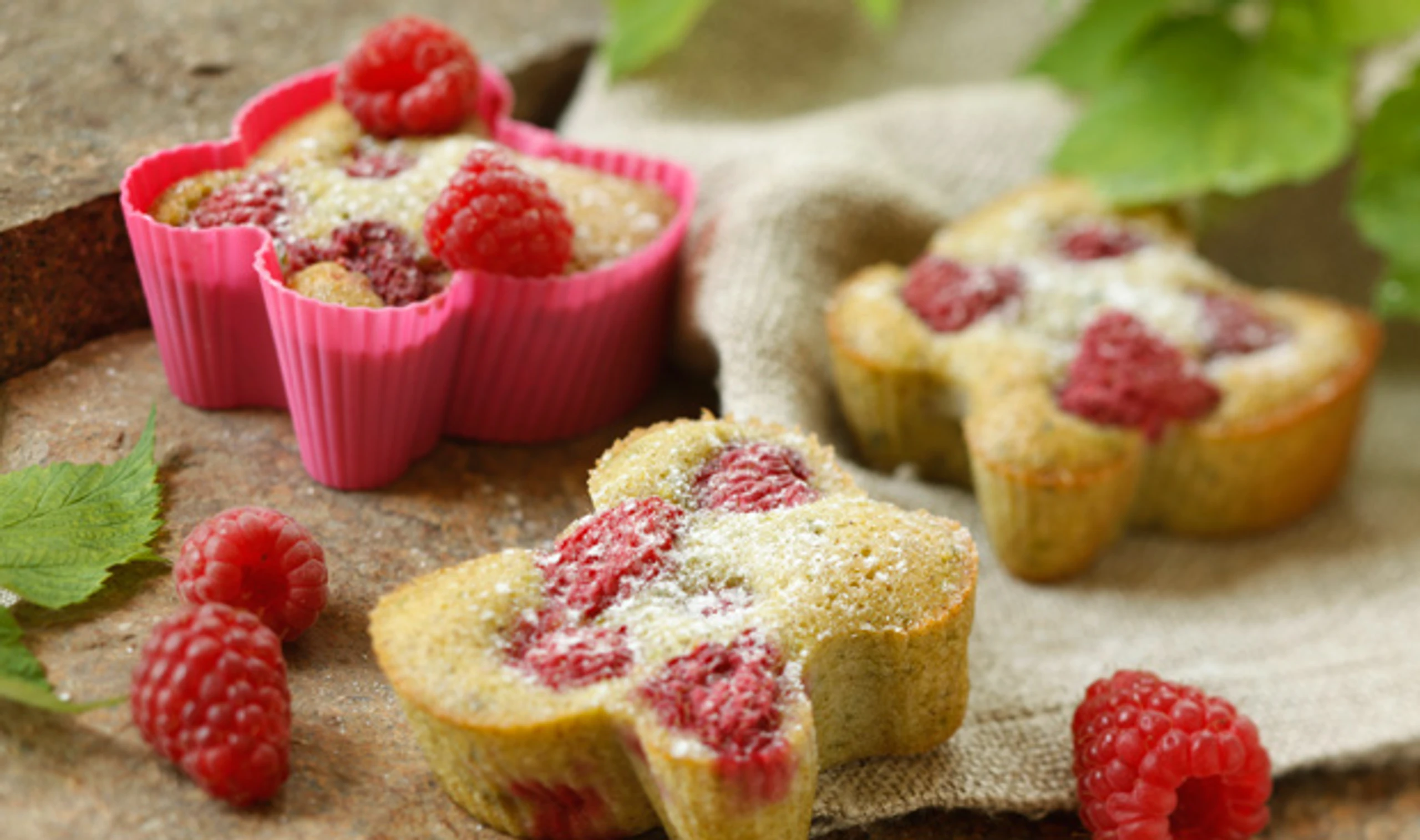 Tee-Kuchen mit Himbeeren