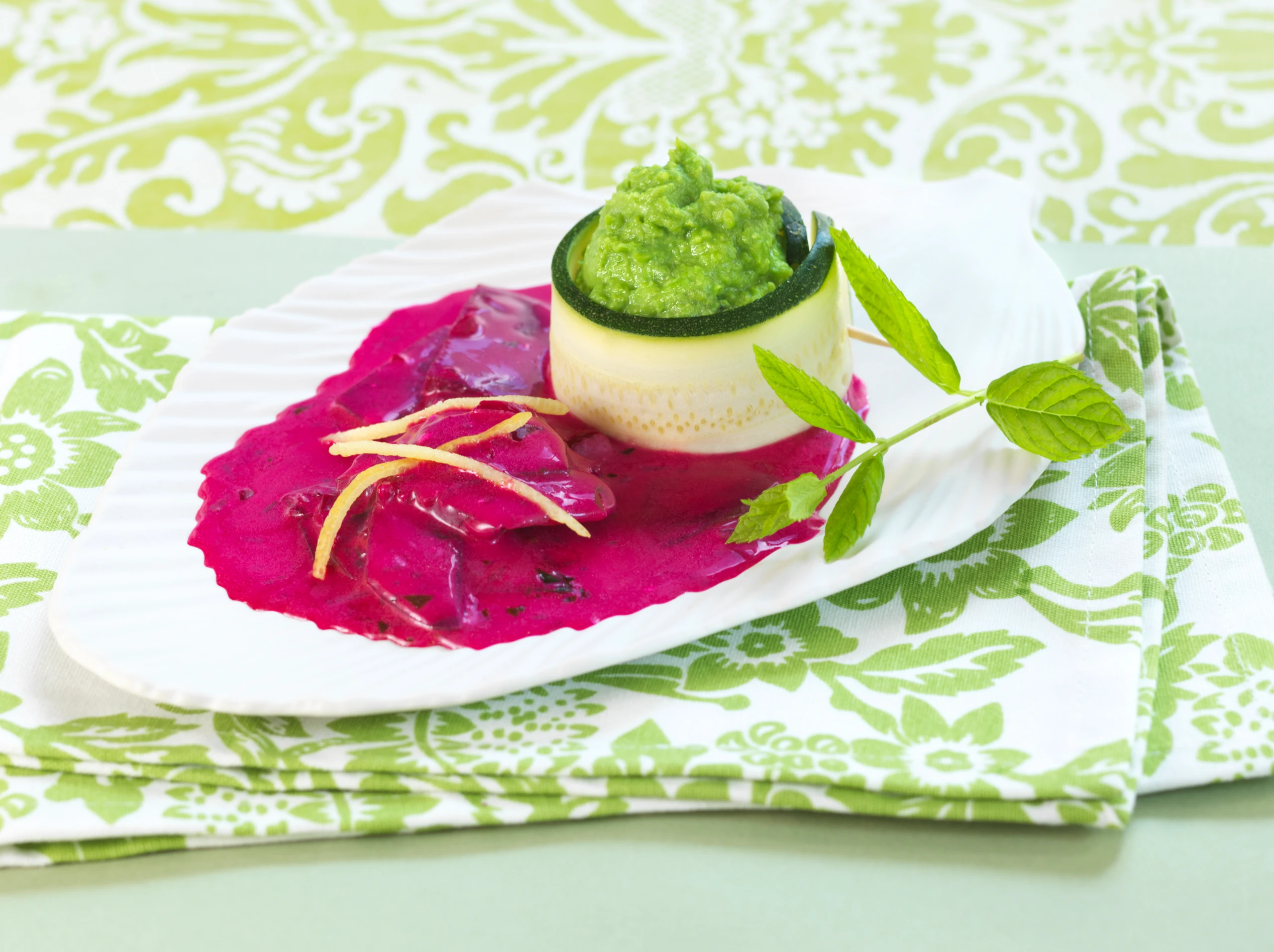 Rote-Rüben-Ragout mit Erbsen