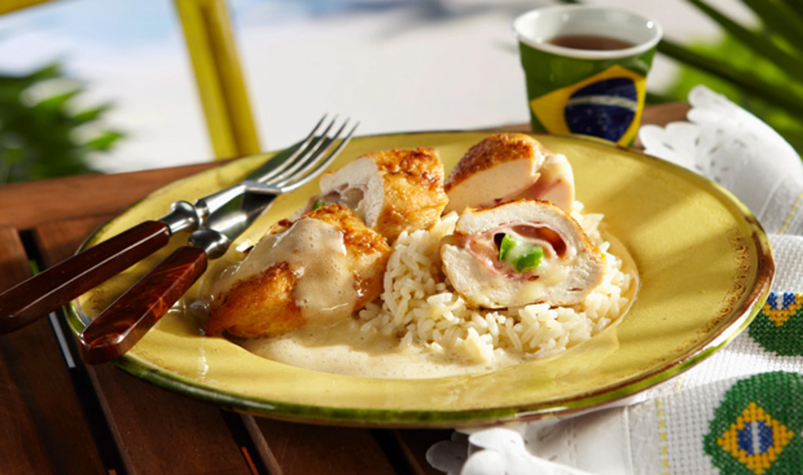 Peito de Galinha: Brasilianische gefüllte Hühnerbrust