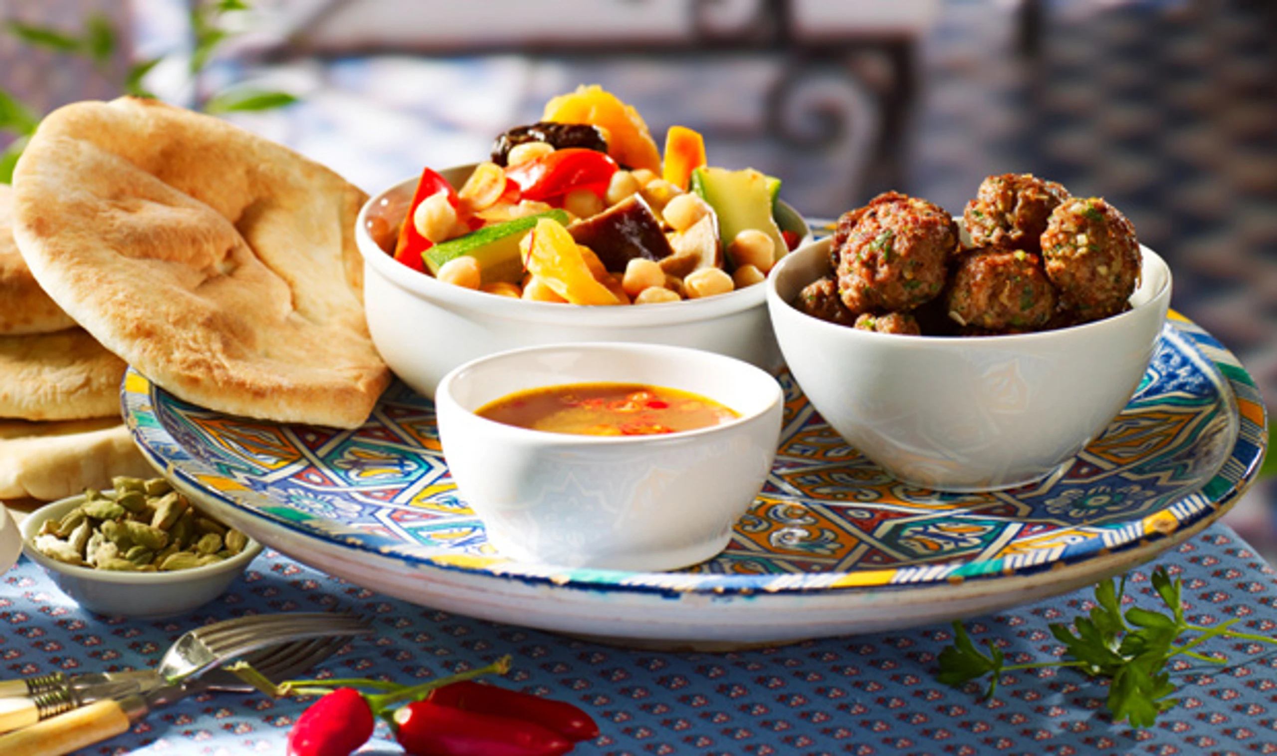 Kichererbsen-Eintopf mit Lammfleisch-Bällchen