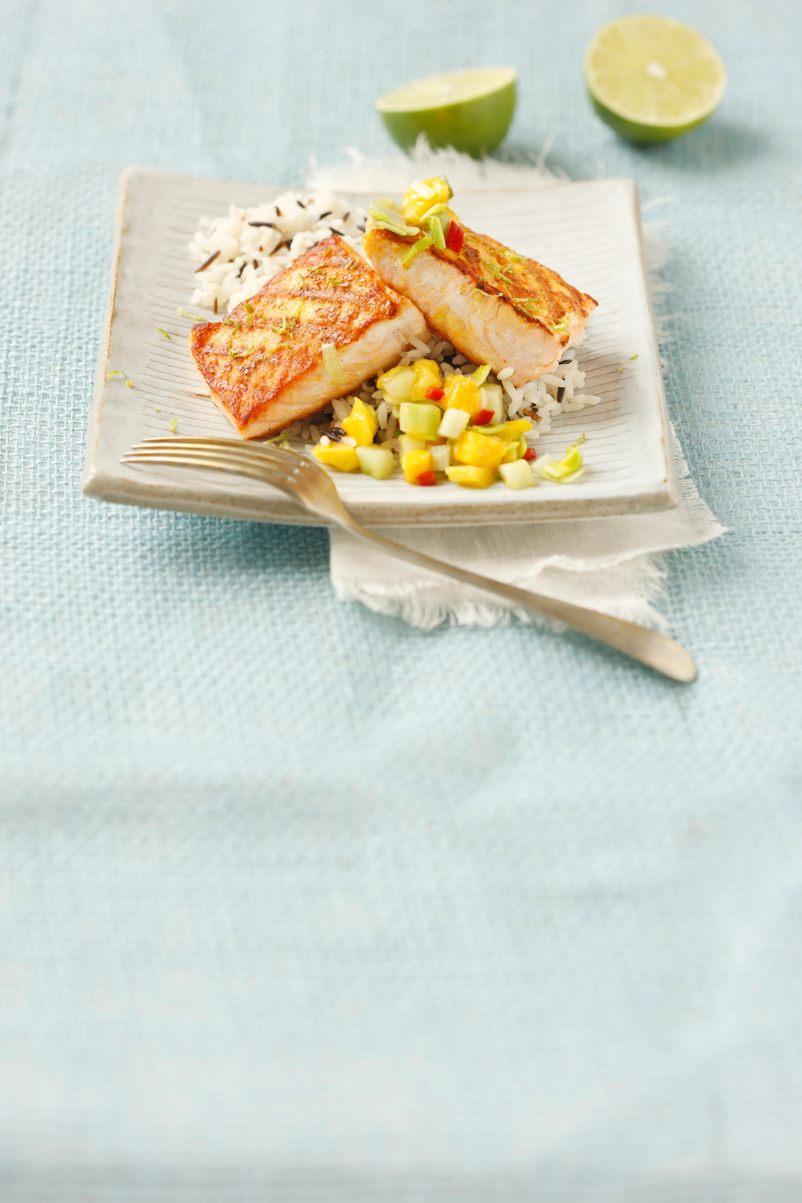 Lachs mit Mango-Gurkensalsa