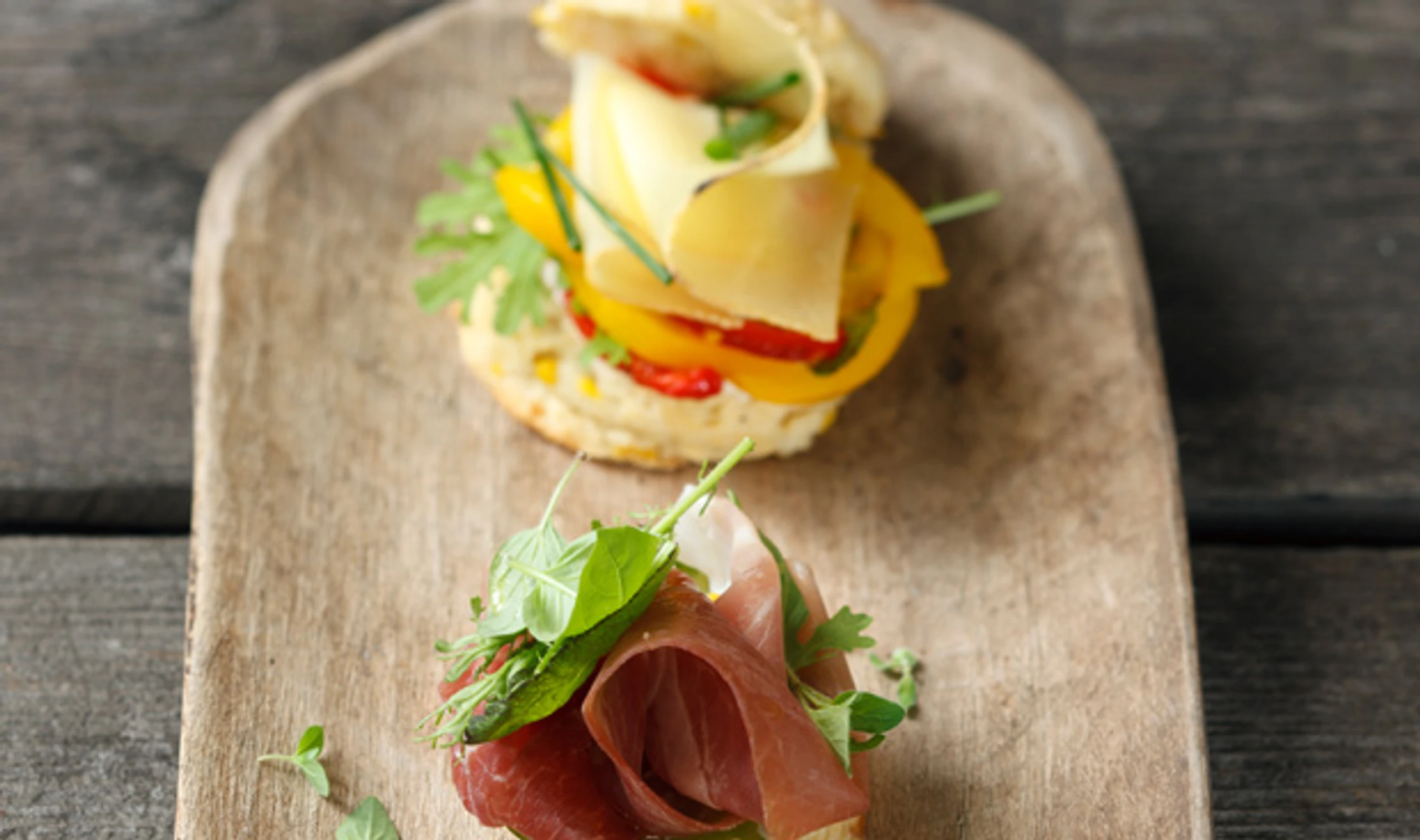 Käse-Mais-Biscuits mit Gemüse